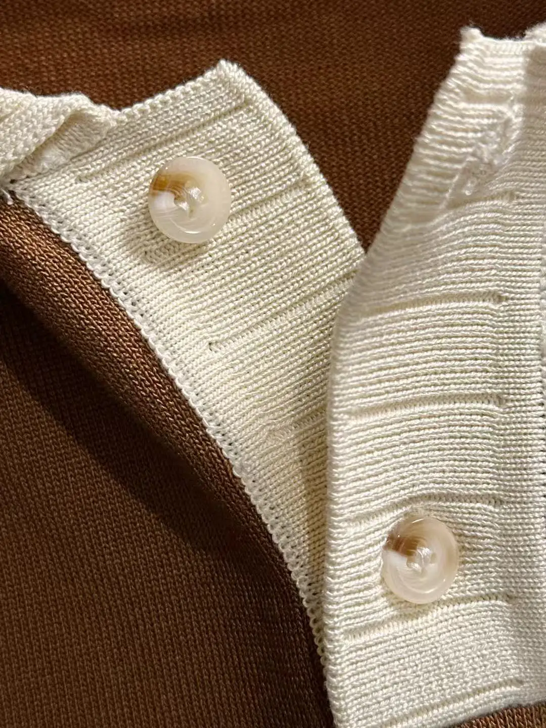Contrast-Trim Knitted Polo Shirt D20015180 — view 5