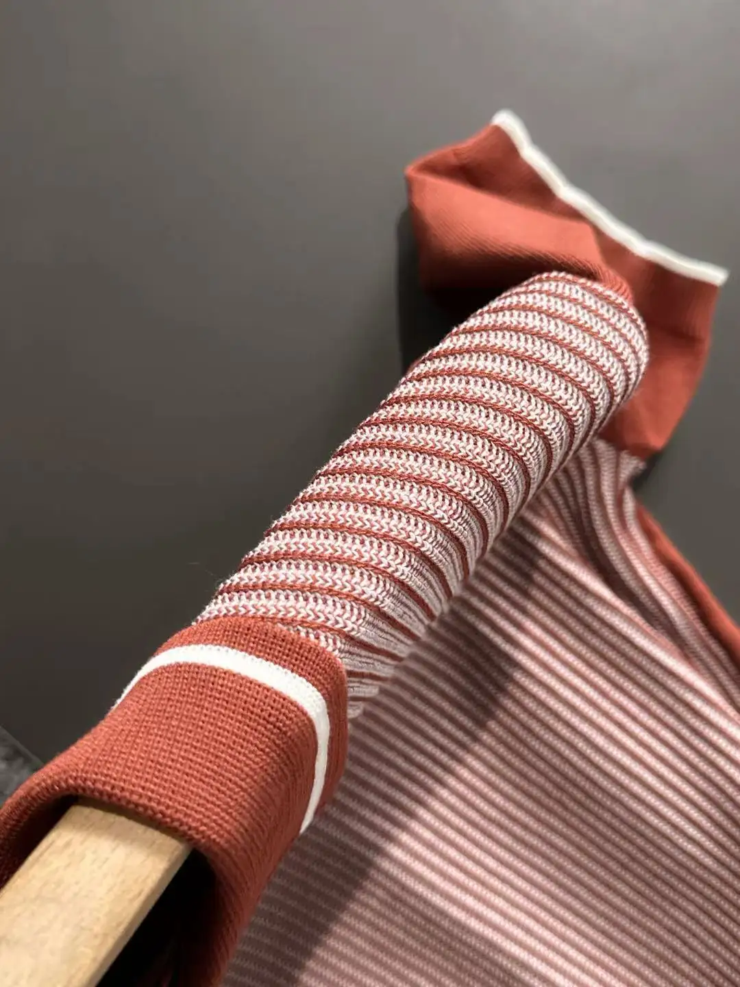 Contrast-Tipped Ribbed Knit Polo Shirt D20015256 — view 4