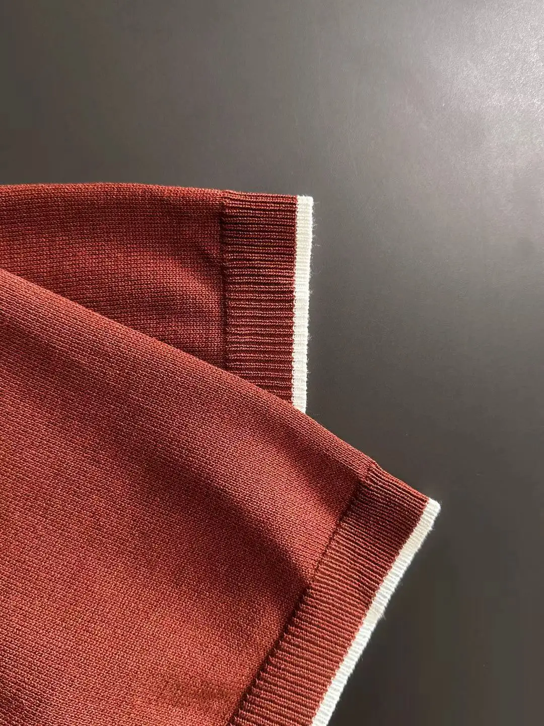 Contrast-Tipped Ribbed Knit Polo Shirt D20015256 — view 5