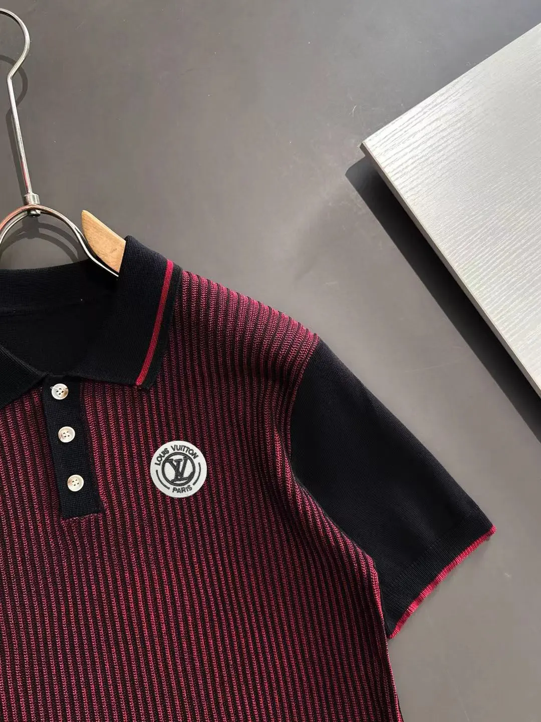 Contrast-Panel Ribbed Knit Polo Shirt D20015257 — view 2