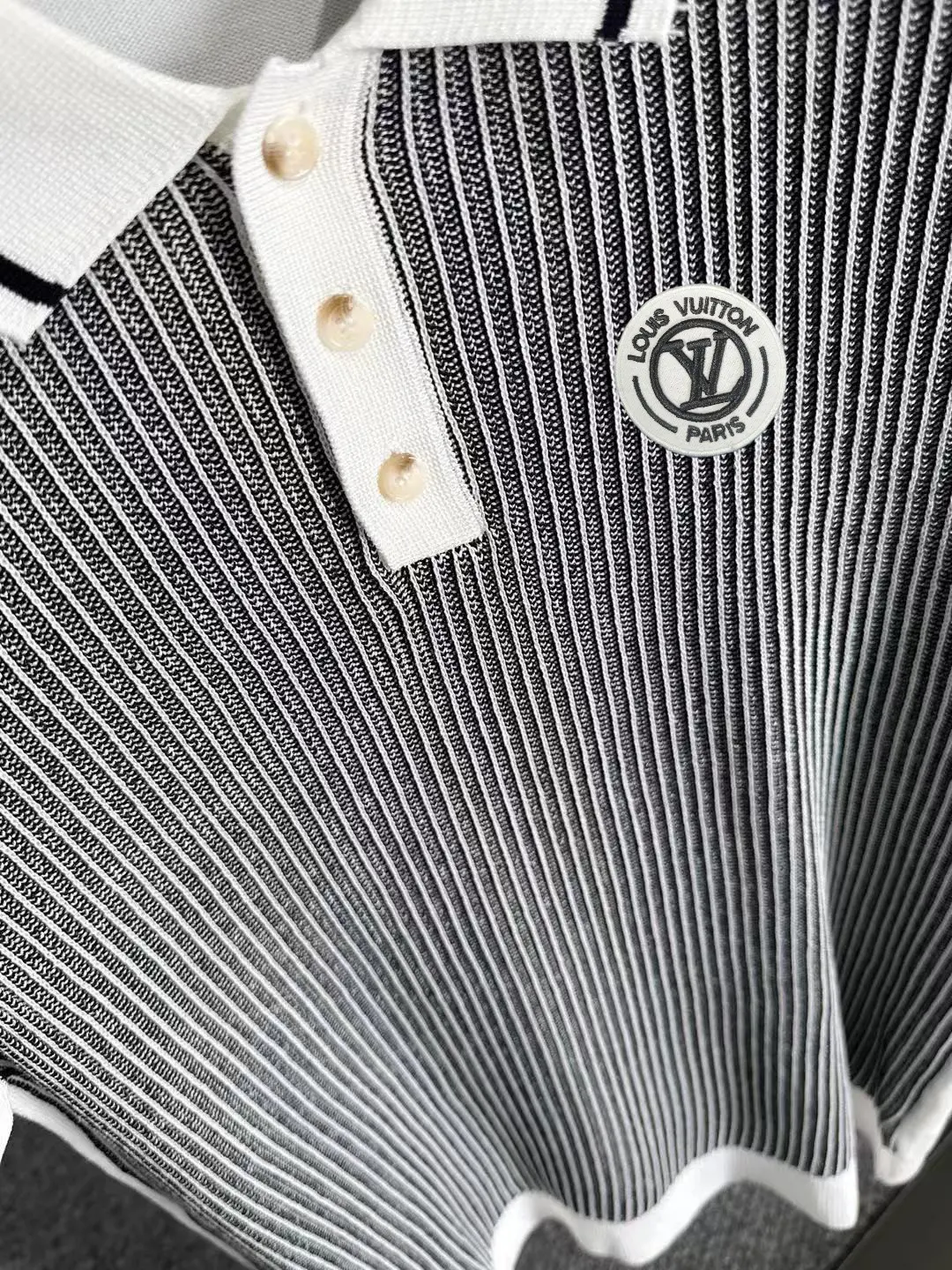Contrast Ribbed Knit Polo Shirt D20015255 — view 7