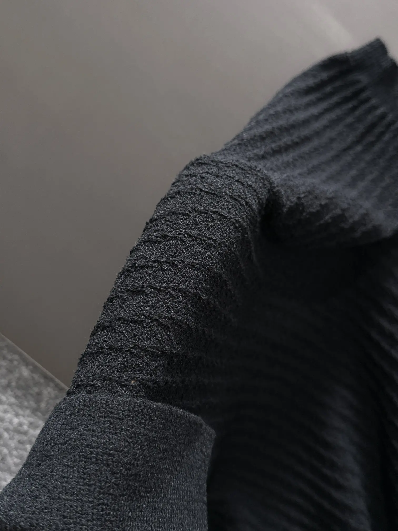 Textured Knit Short-Sleeve Polo Shirt D20015213 — view 4