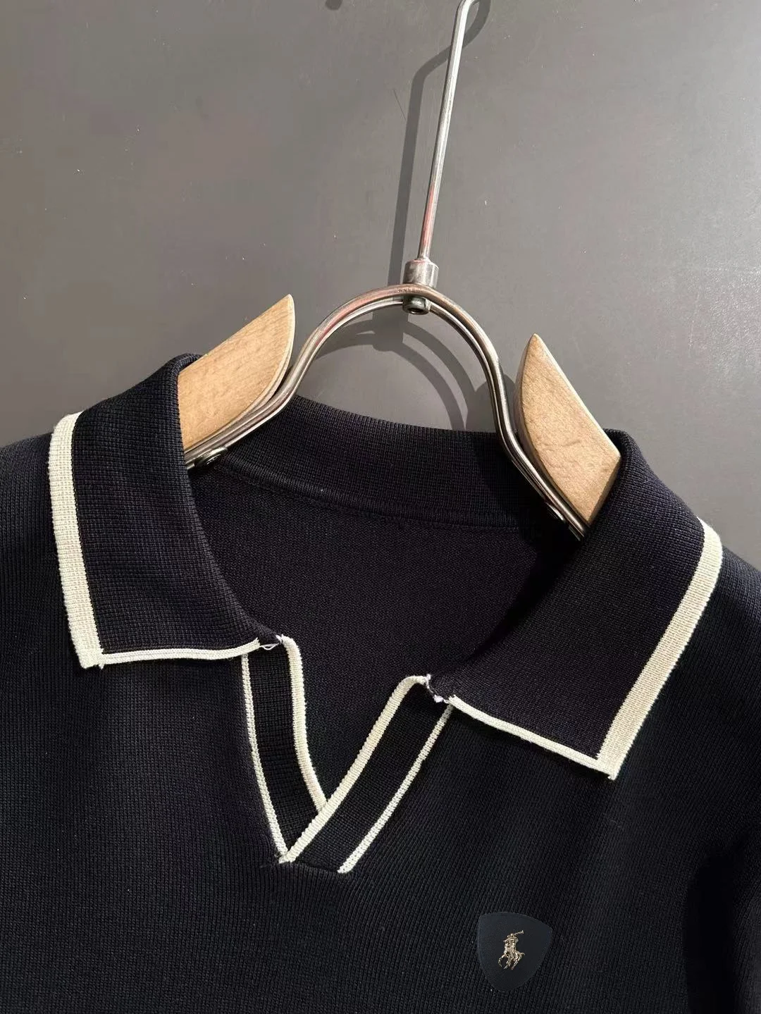 Contrast-Trim Knit Polo Shirt D21013584 — view 3