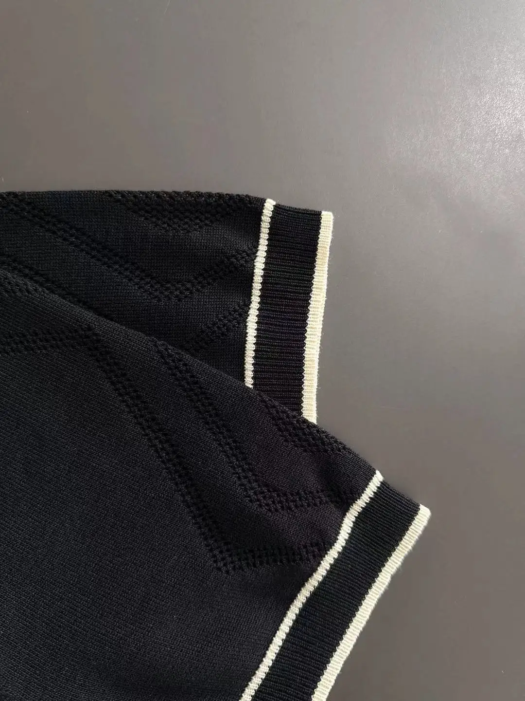 Contrast-Trim Knit Polo Shirt D21013584 — view 5