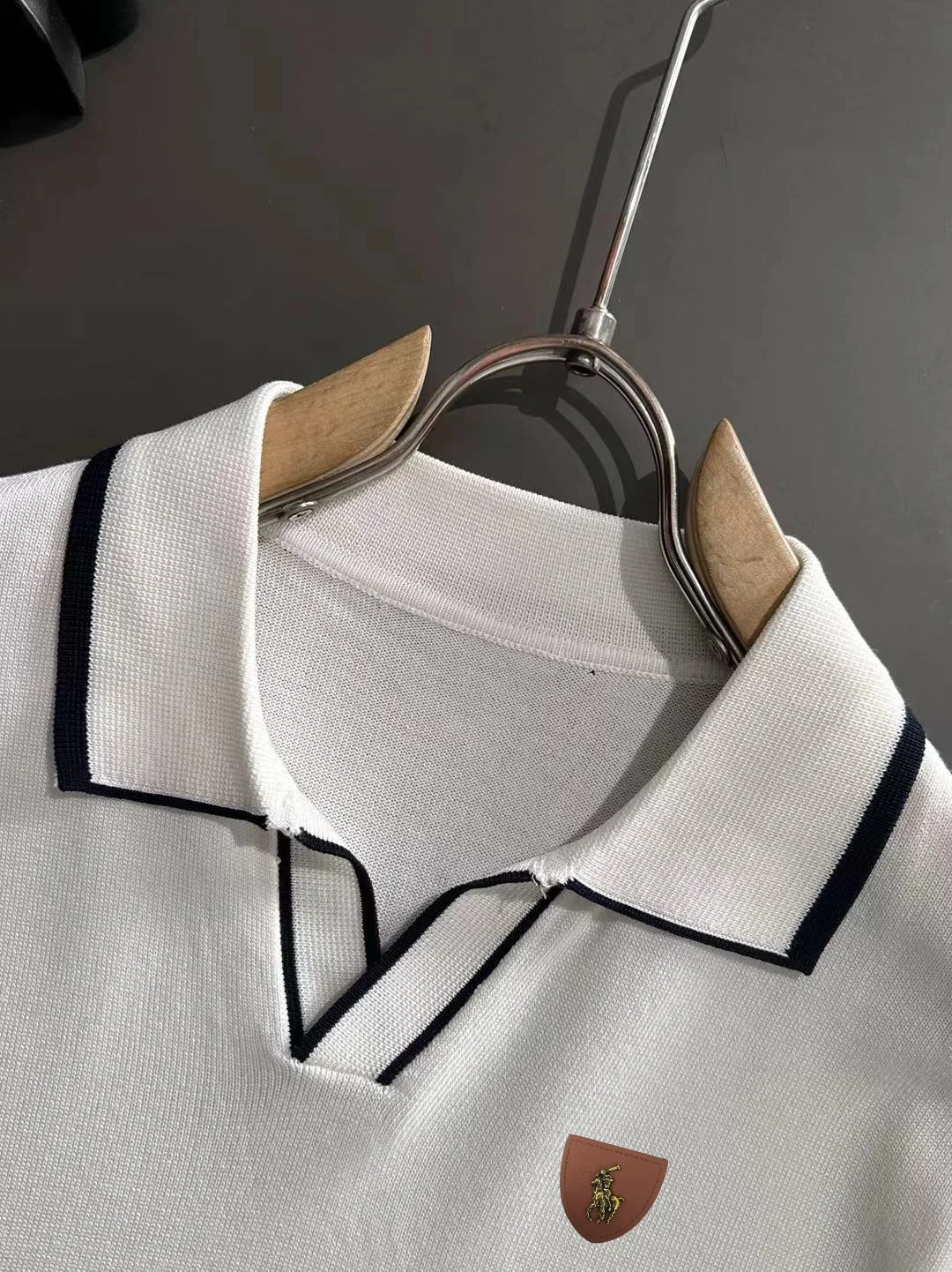 Contrast-Trim Knit Polo Shirt D21013587 — view 3