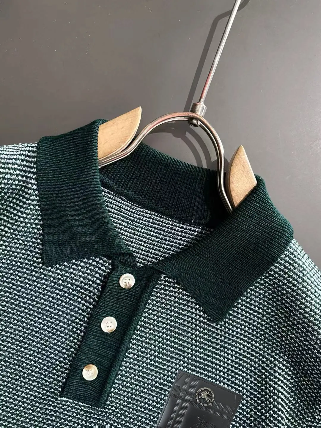 Contrast-Collar Textured Knit Polo Shirt D21013597 — view 3