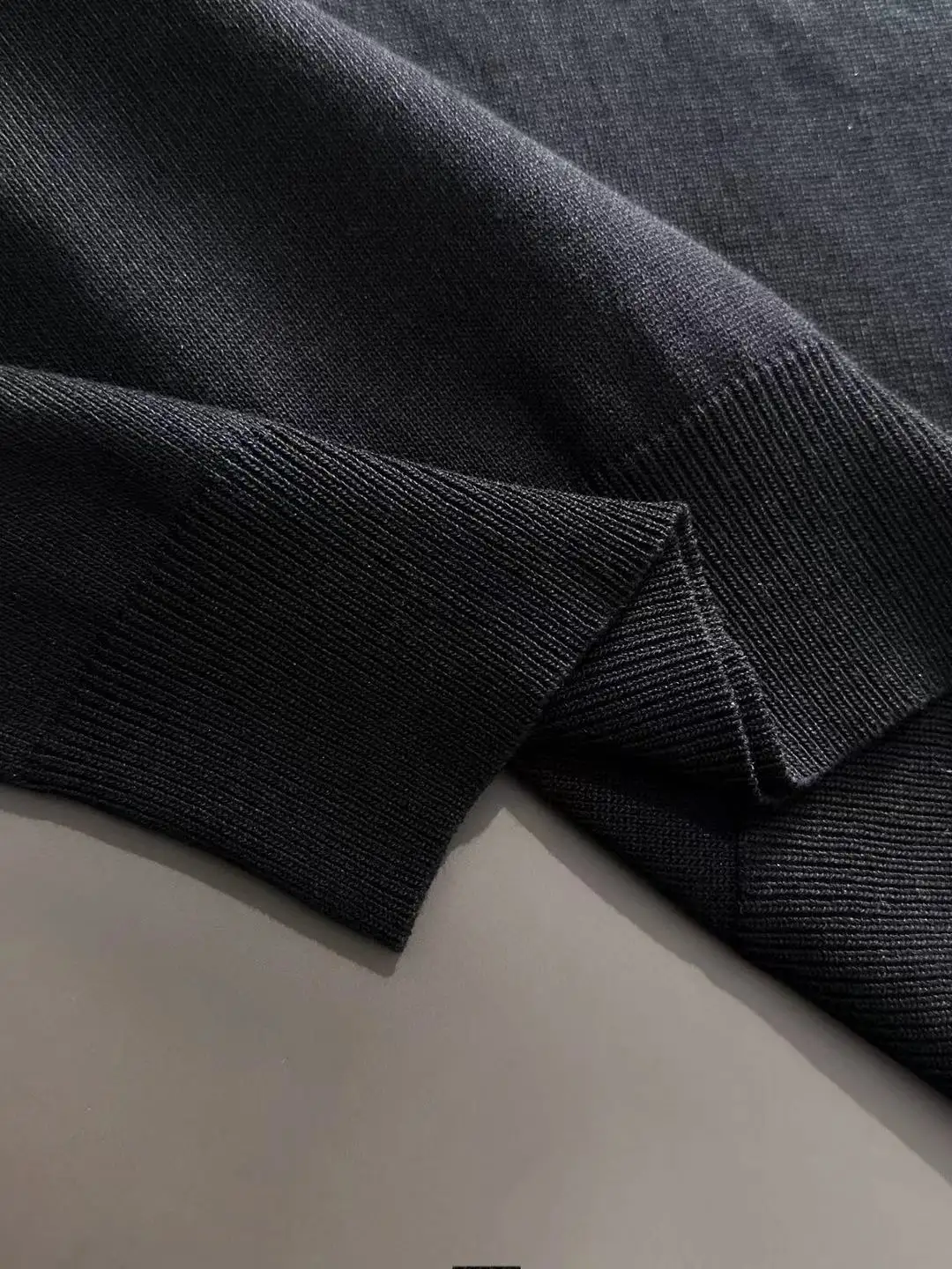 Contrast-Trim Knitted Polo Shirt D21013577 — view 6