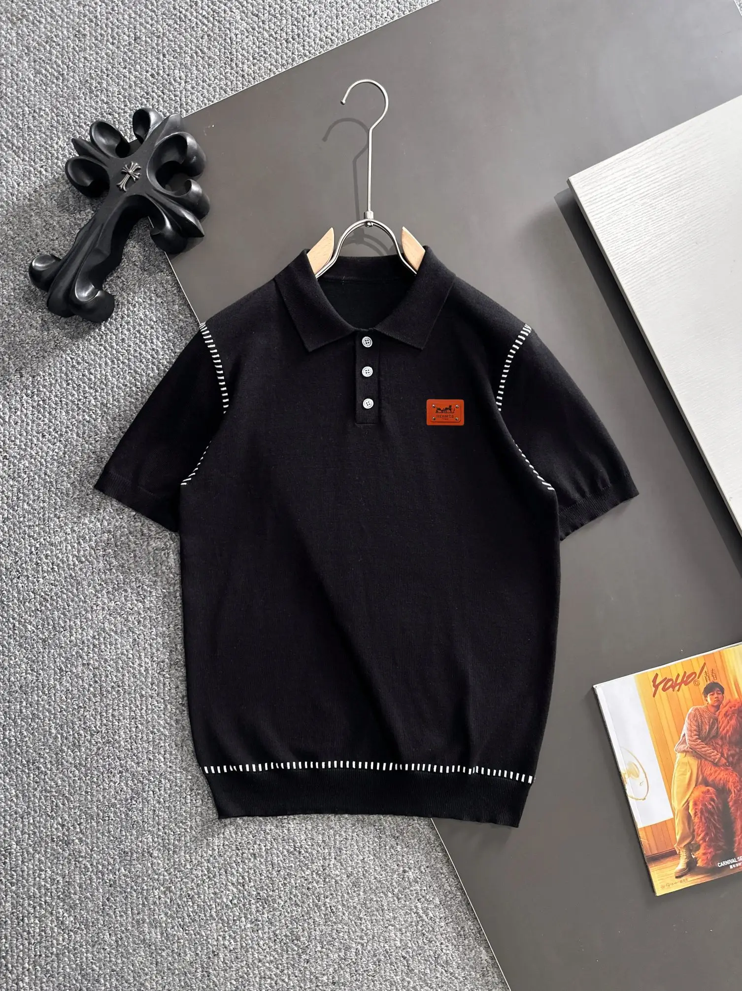 Contrast Stitch Knit Polo Shirt D21013579