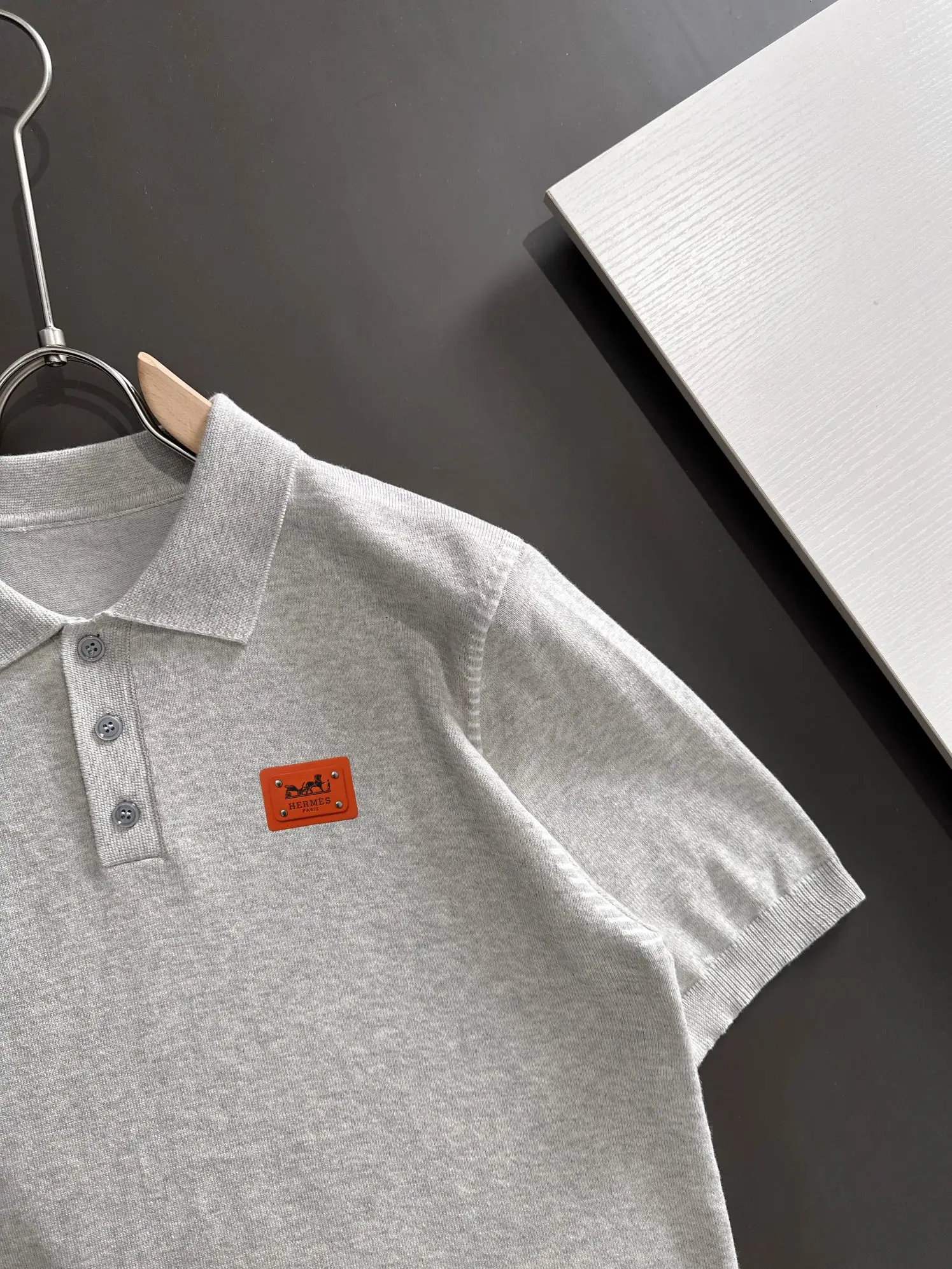 Contrast Stitch Knit Polo Shirt D21013581 — view 2