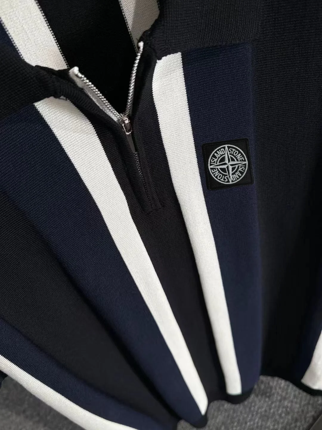 Striped Knit Half-Zip Polo Shirt D21013575 — view 7