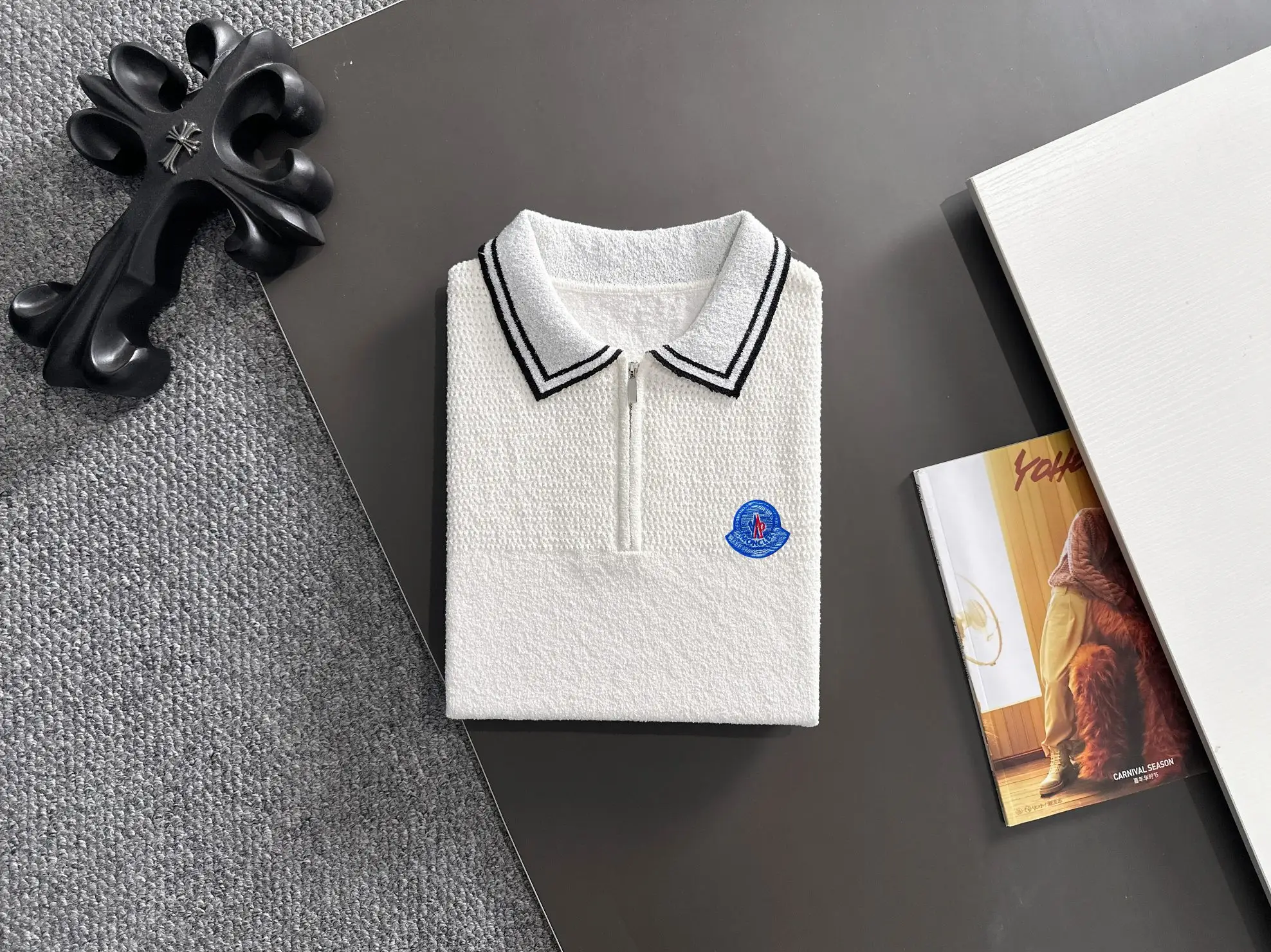 Contrast-Trim Textured Knit Half-Zip Polo Shirt D21013602 — view 8
