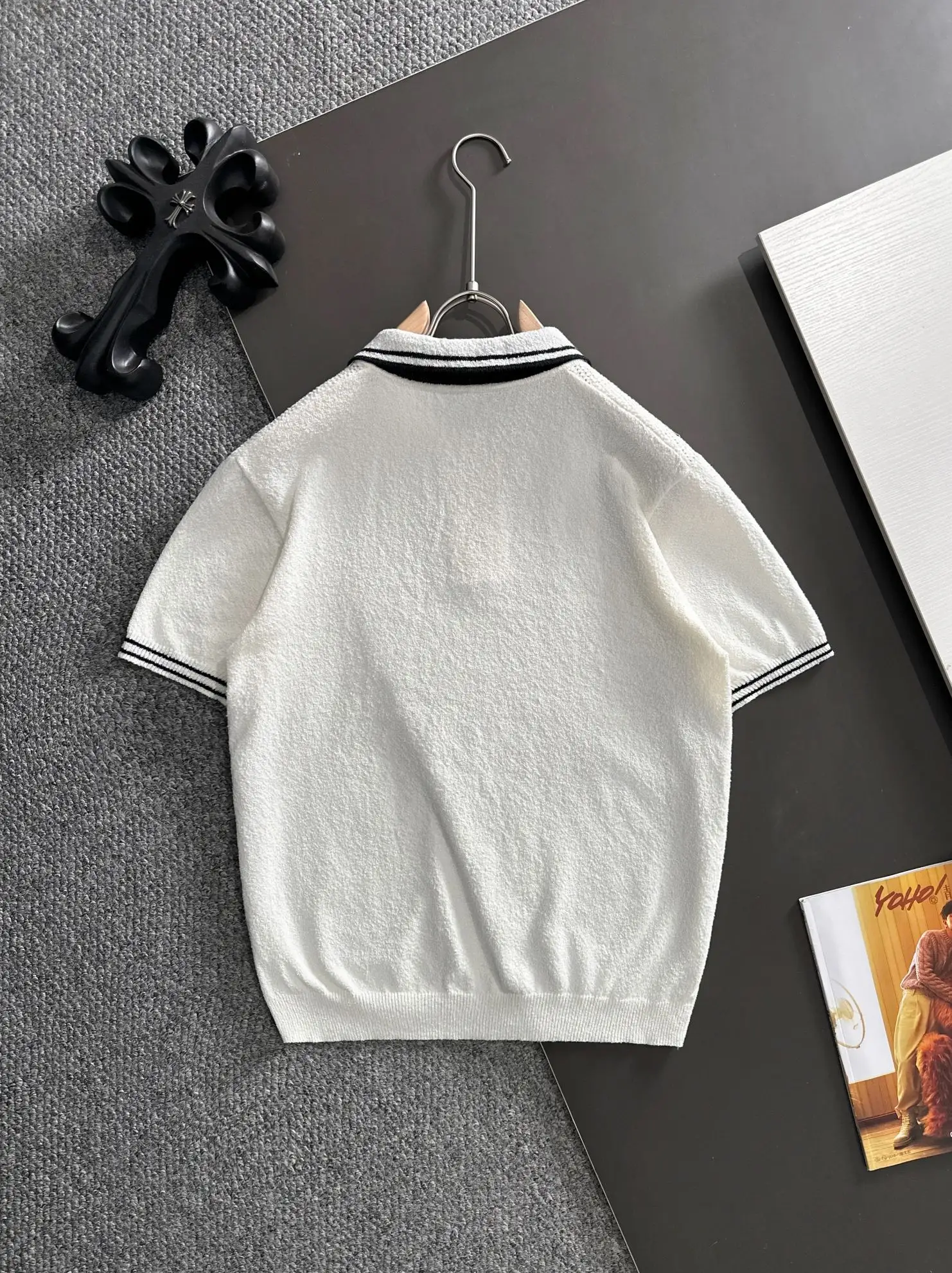 Contrast-Trim Textured Knit Half-Zip Polo Shirt D21013602 — view 9