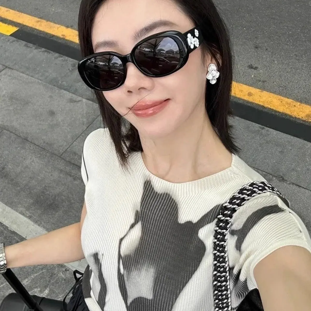 Chanel Camellia Embellished Sunglasses D20017739
