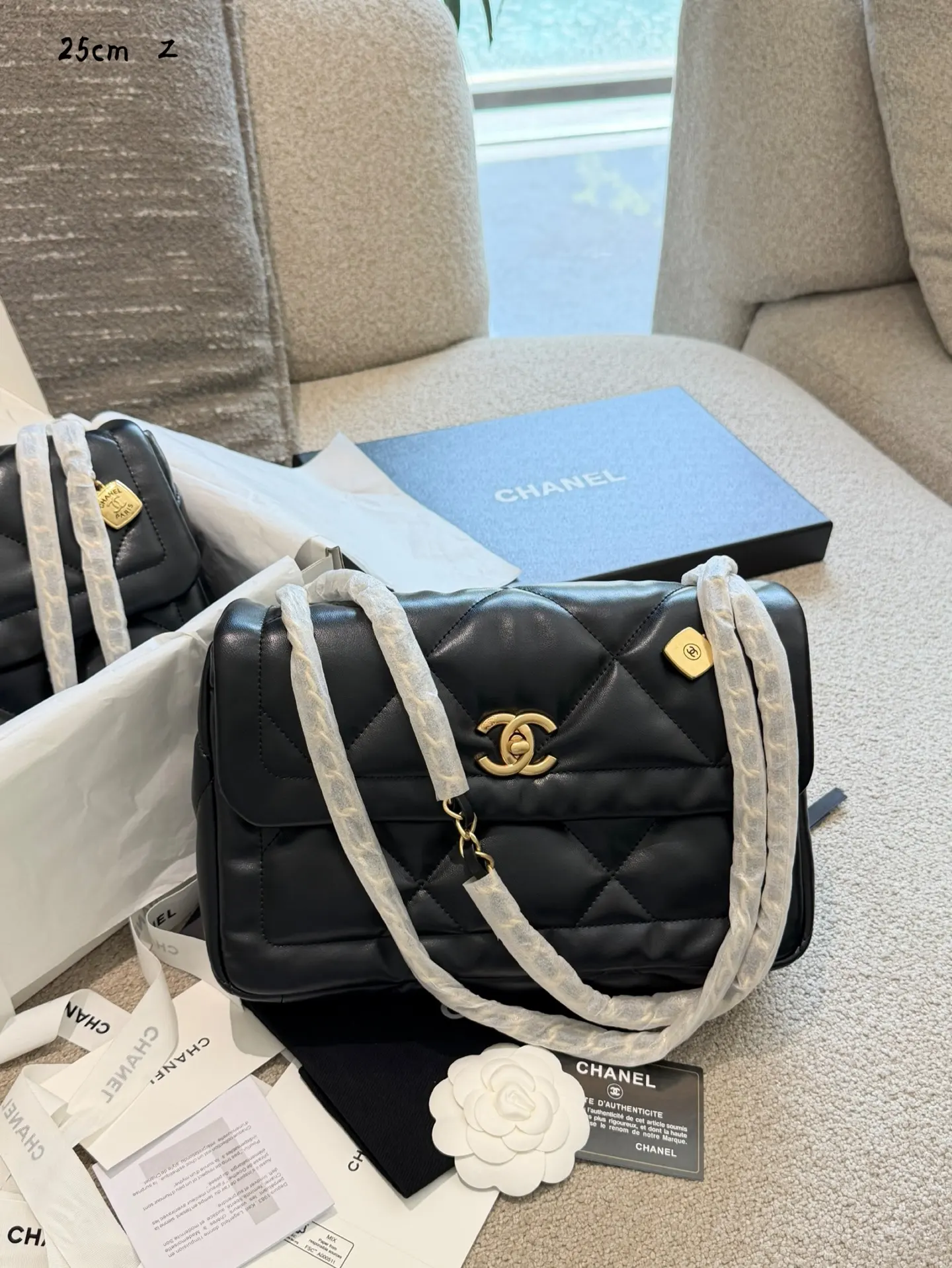 Chanel 25K Quilted Lambskin Flap Bag D36018127 — view 3