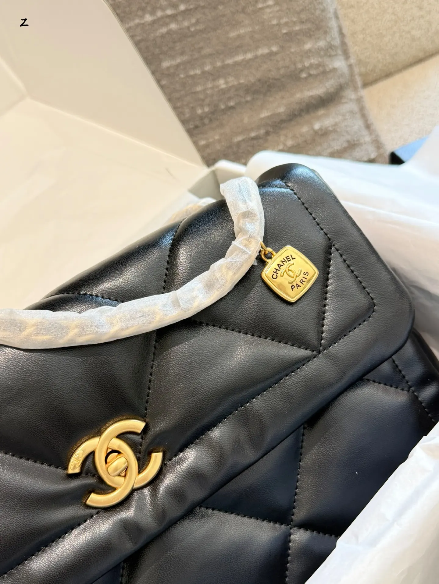 Chanel 25K Quilted Lambskin Flap Bag D36018127 — view 5