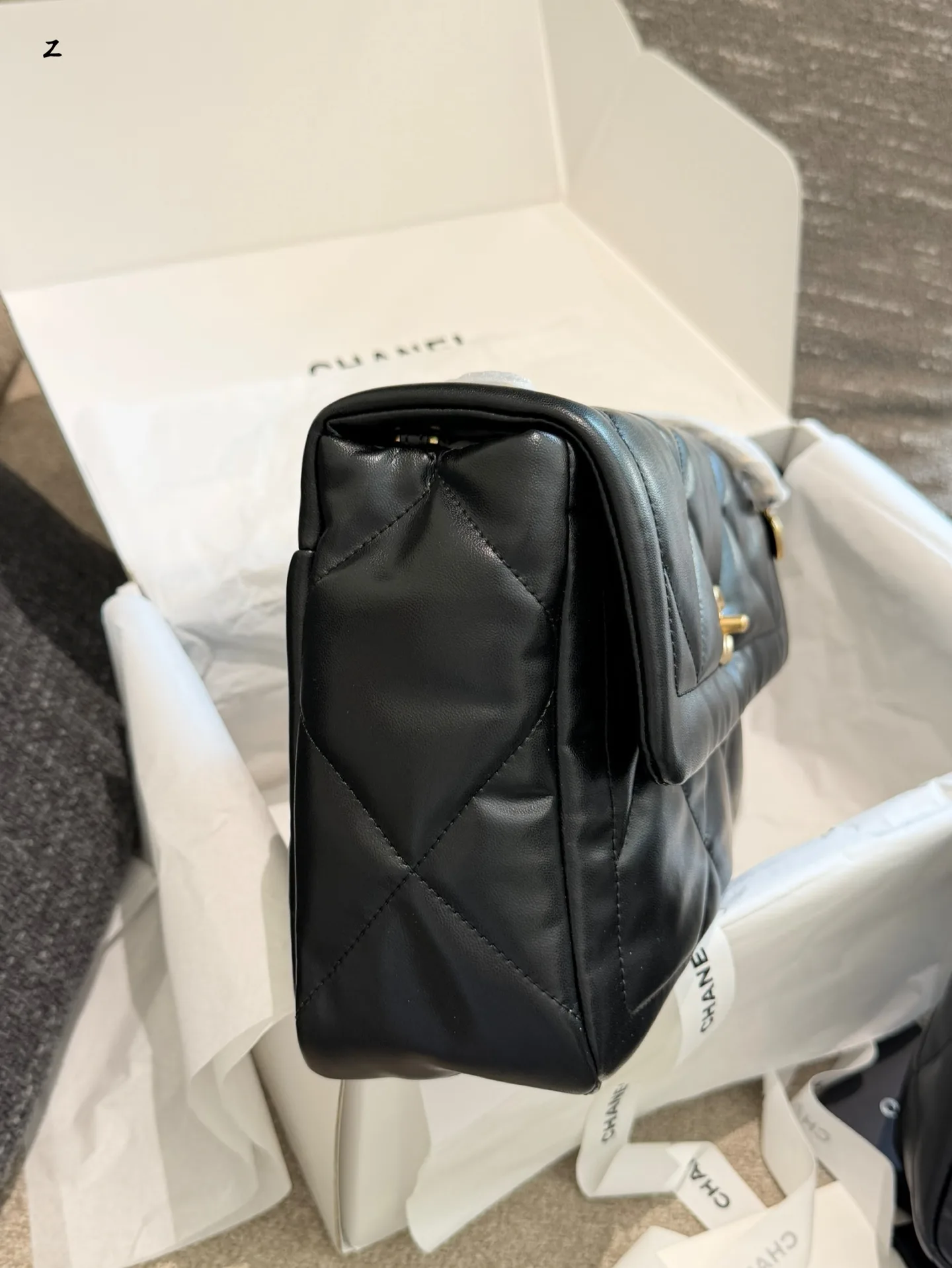Chanel 25K Quilted Lambskin Flap Bag D36018127 — view 6
