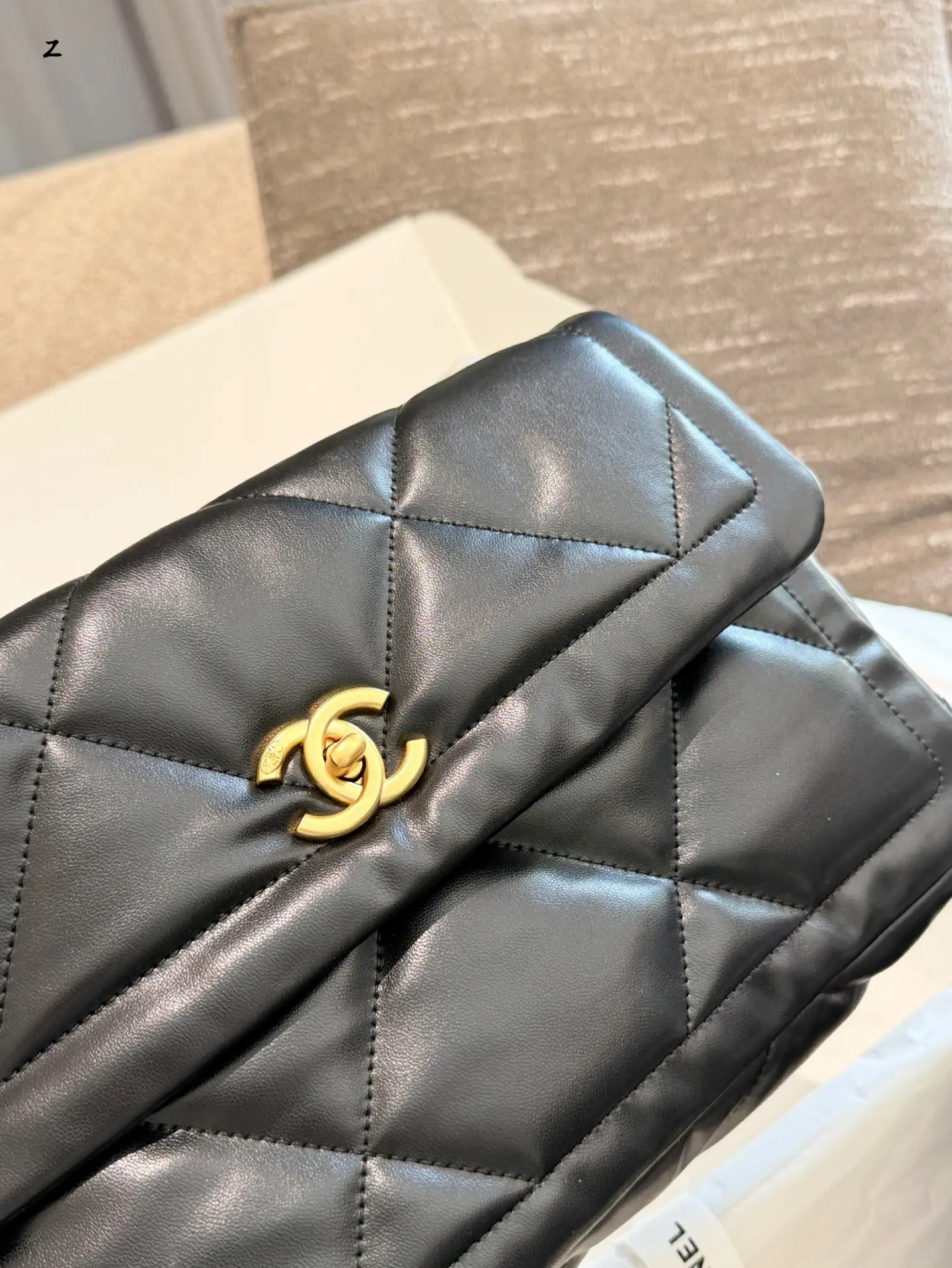 Chanel 25K Quilted Lambskin Flap Bag D36018127 — view 7