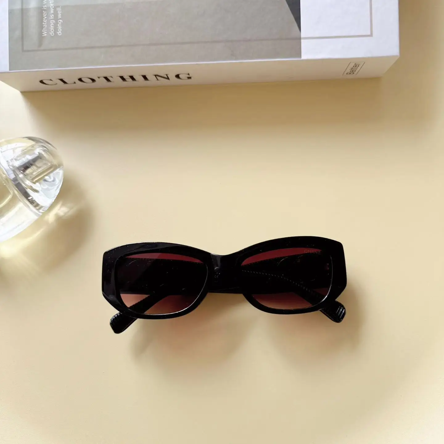 Chanel Square-Frame Sunglasses D20017802 — view 2