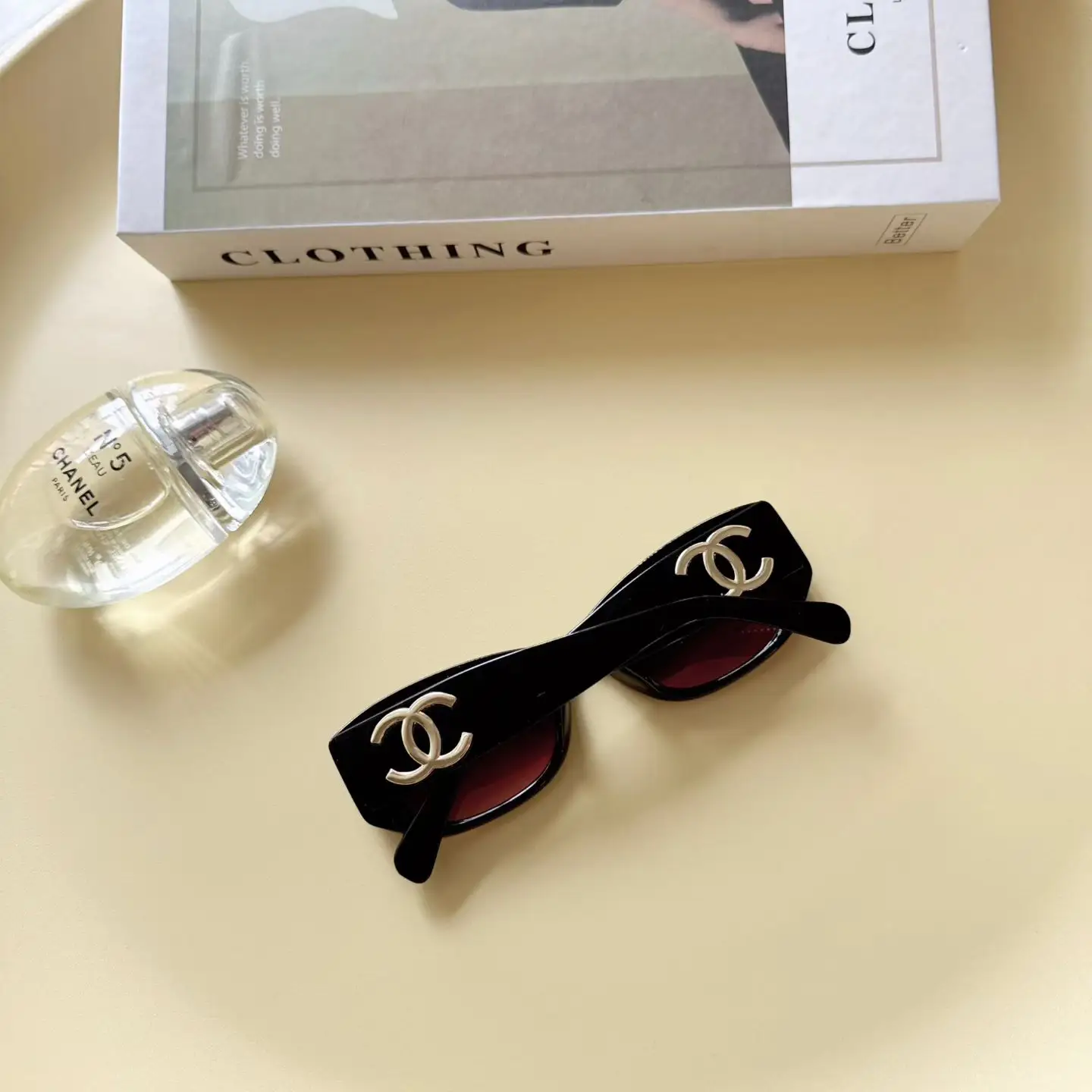Chanel Square-Frame Sunglasses D20017802 — view 5