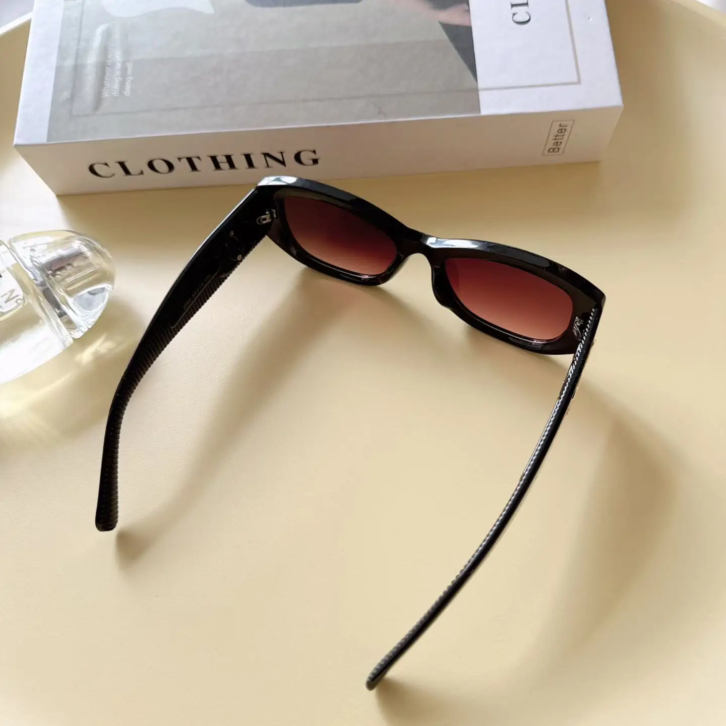 Chanel Square-Frame Sunglasses D20017802 — view 6