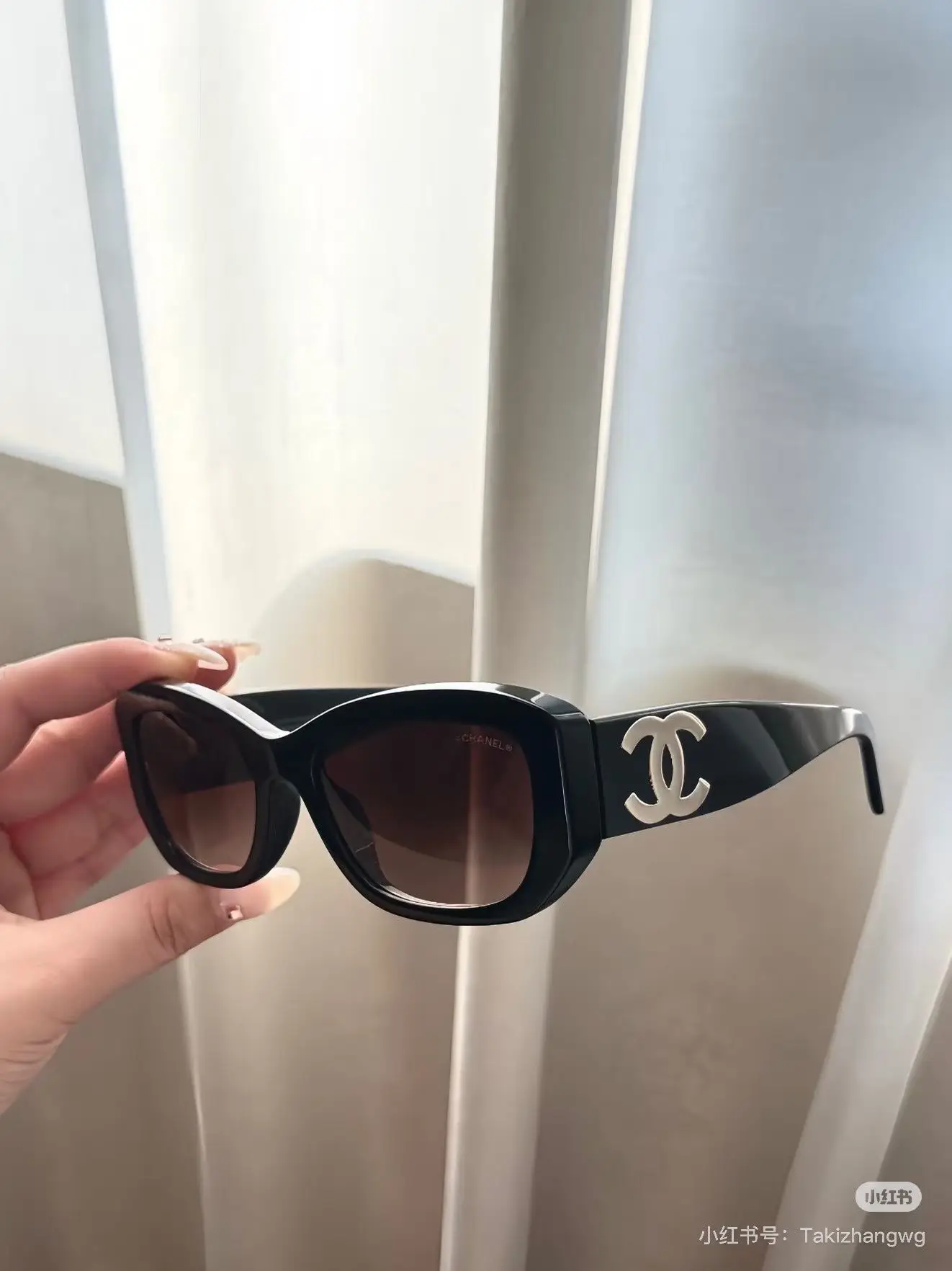 Chanel Square-Frame Sunglasses D20017802 — view 8