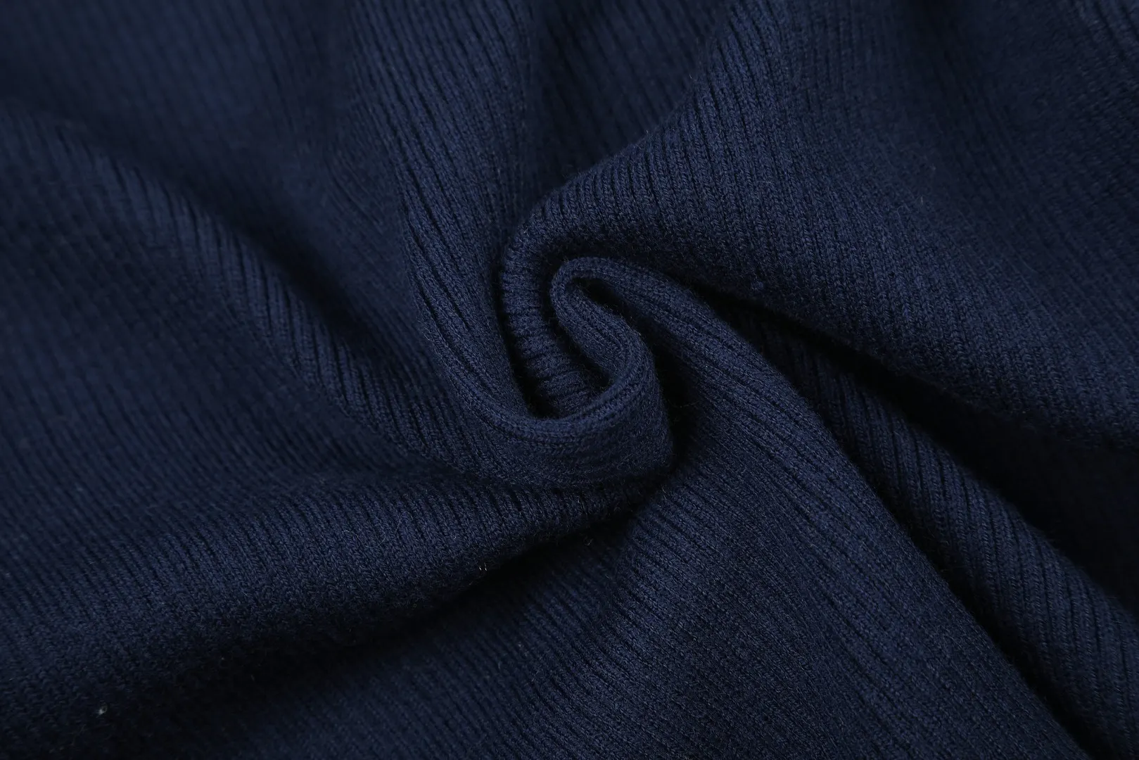 Slim-Fit Wool-Blend Polo Sweater D17022958 — view 10