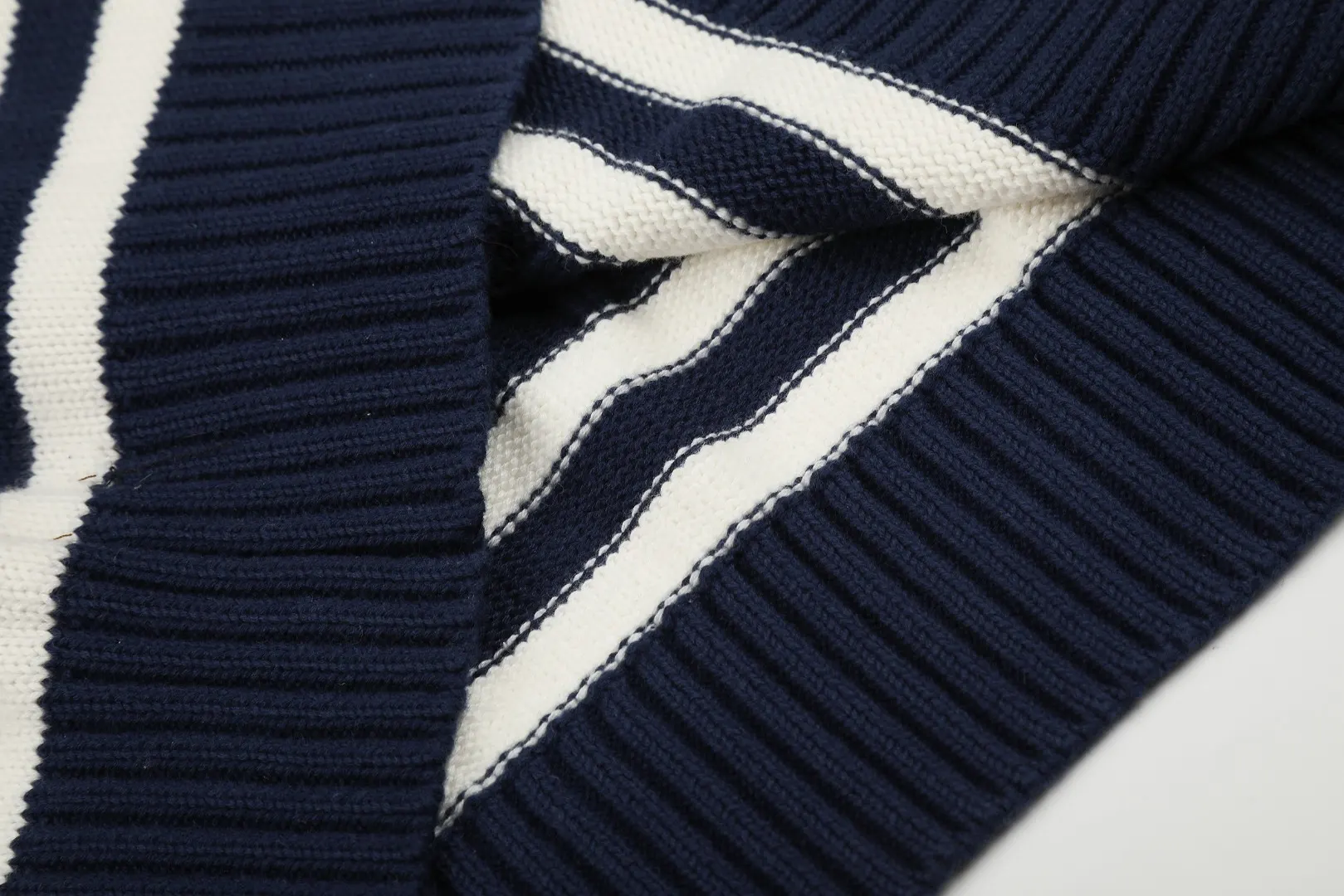 Cricket-Style Cable-Knit V-Neck Sweater D17522951 — view 6