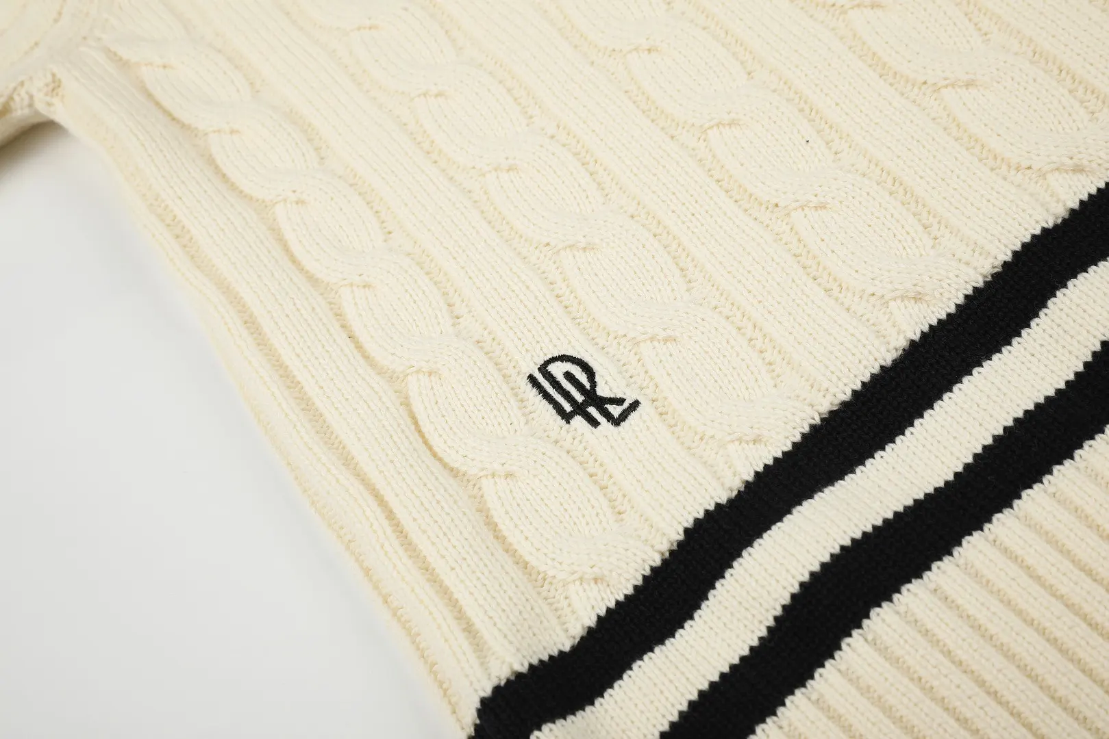 Striped V-Neck Cable-Knit Sweater D17522953 — view 4
