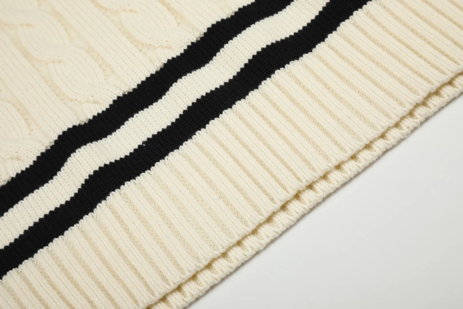 Striped V-Neck Cable-Knit Sweater D17522953 — view 5