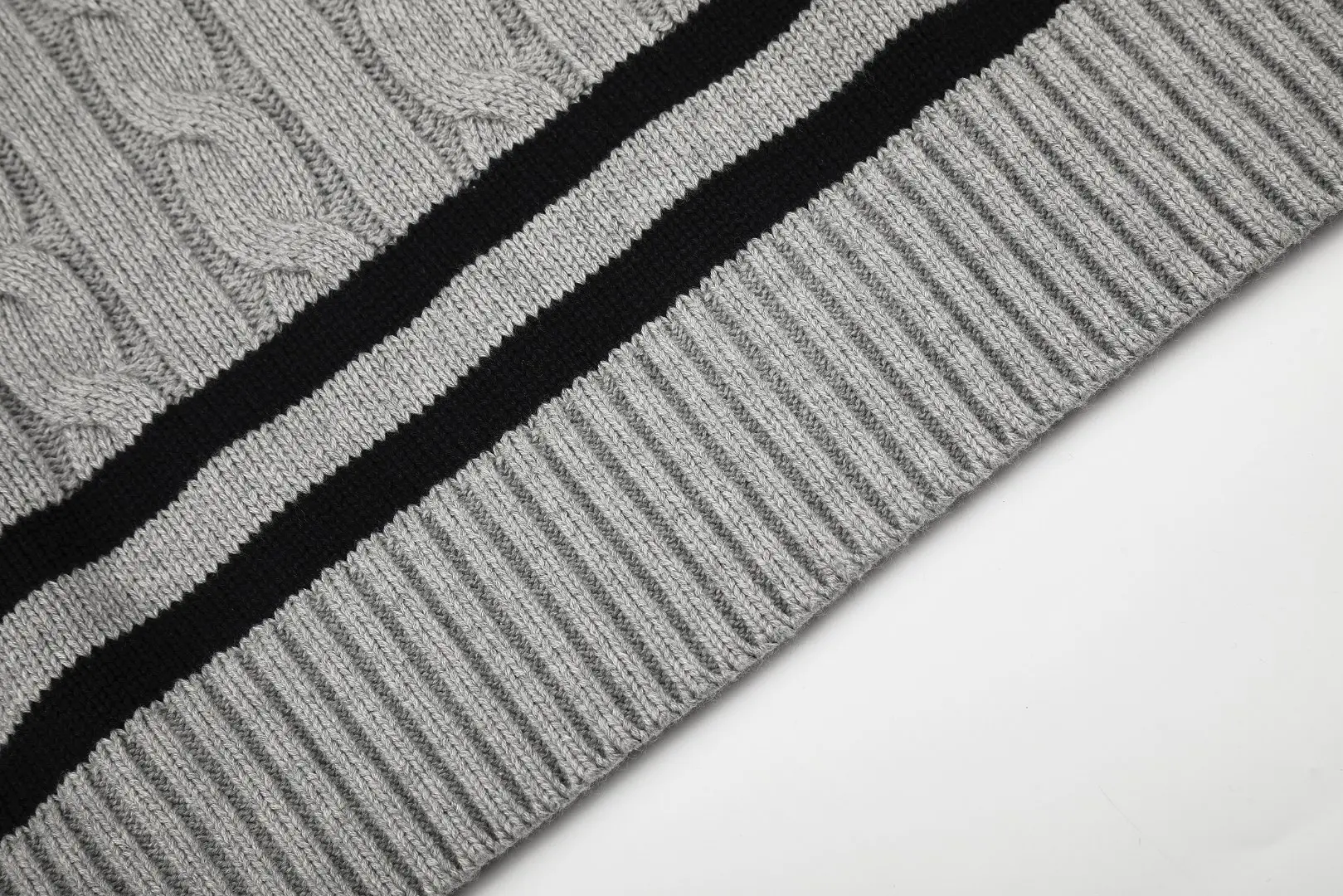 Striped V-Neck Cable-Knit Sweater D17522952 — view 5