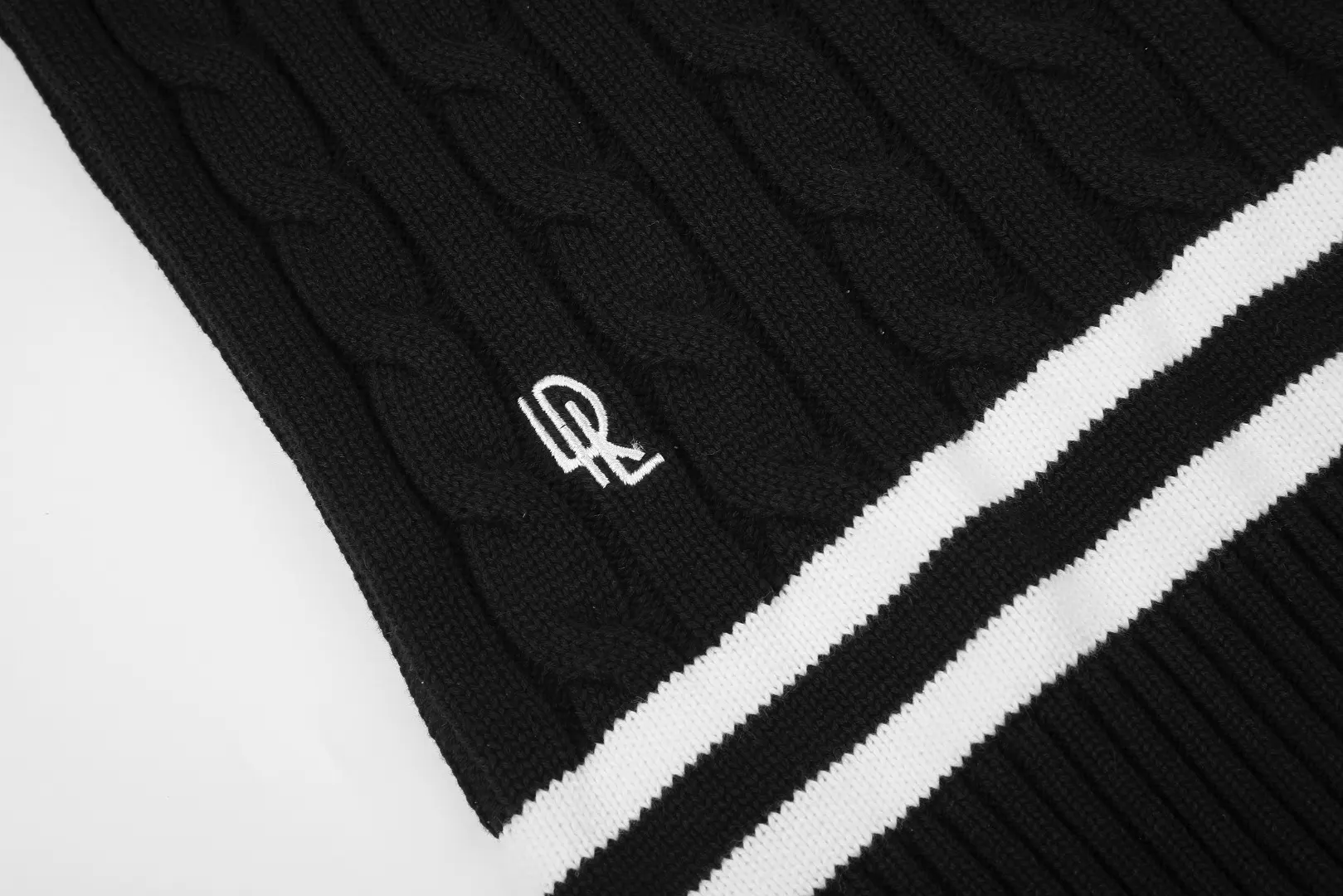 Cricket Stripe Cable-Knit V-Neck Sweater D17522954 — view 4