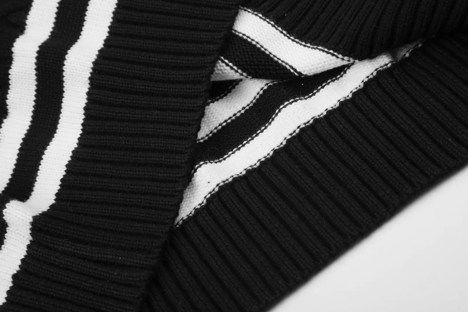 Cricket Stripe Cable-Knit V-Neck Sweater D17522954 — view 6