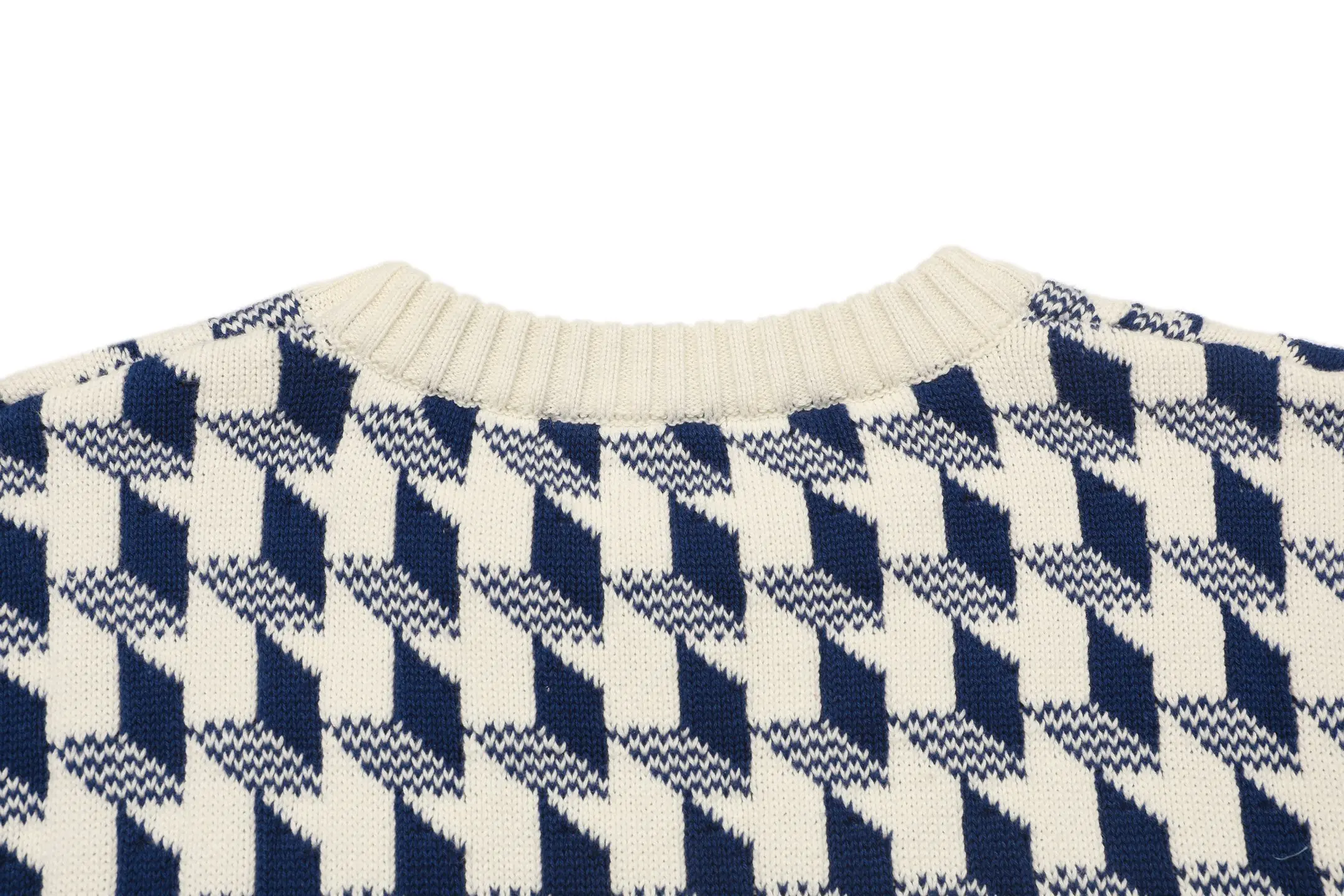 Houndstooth Jacquard Wool Crew-Neck Sweater D21021101 — view 5
