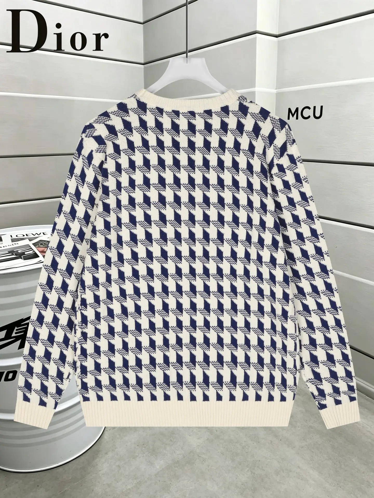 Houndstooth Jacquard Wool Crew-Neck Sweater D21021100 — view 2