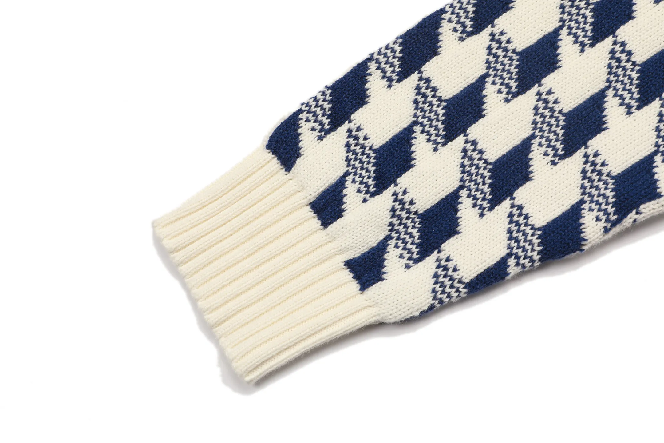 Houndstooth Jacquard Wool Crew-Neck Sweater D21021100 — view 13