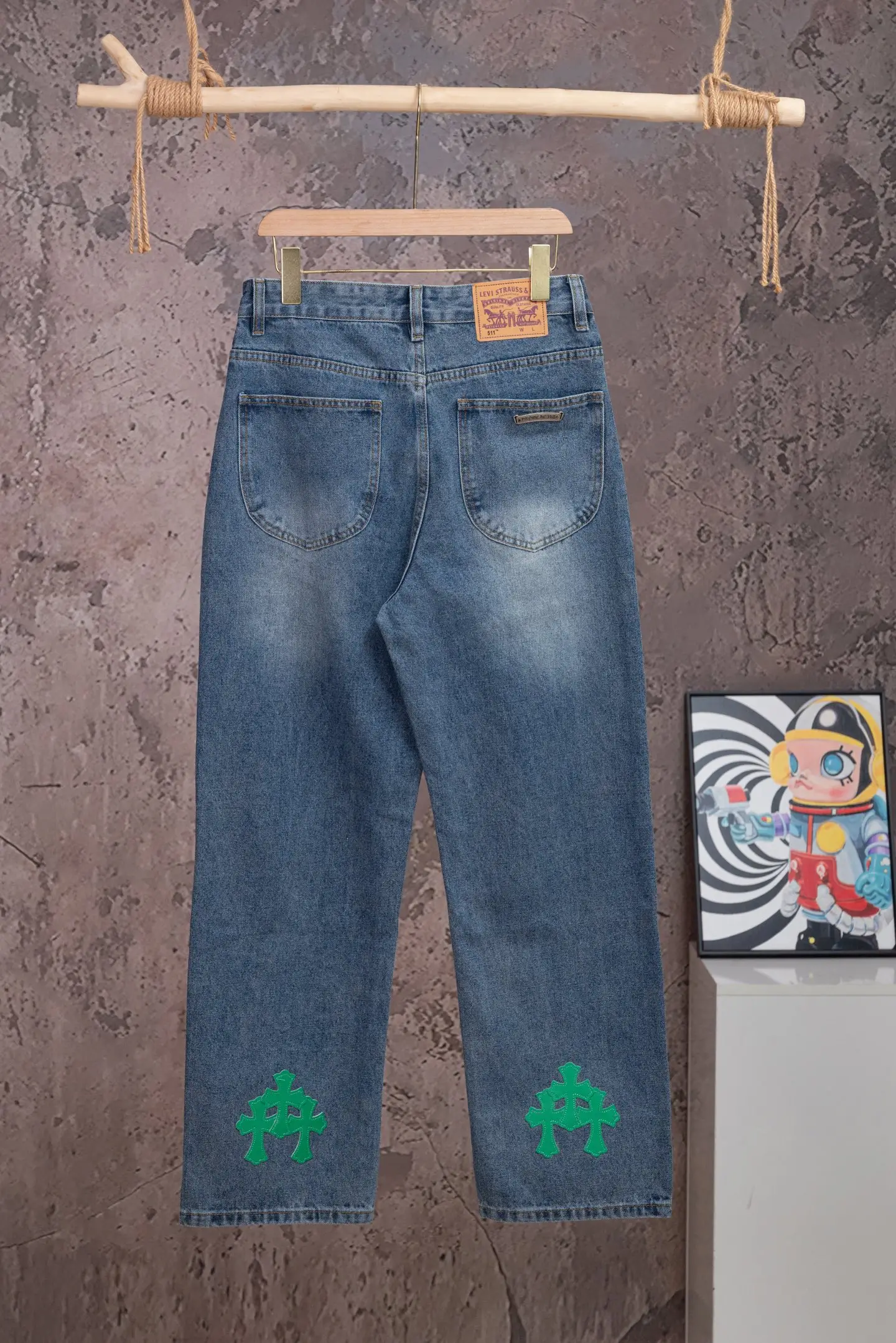 Cross-Patch Straight-Leg Jeans D18021077 — view 2