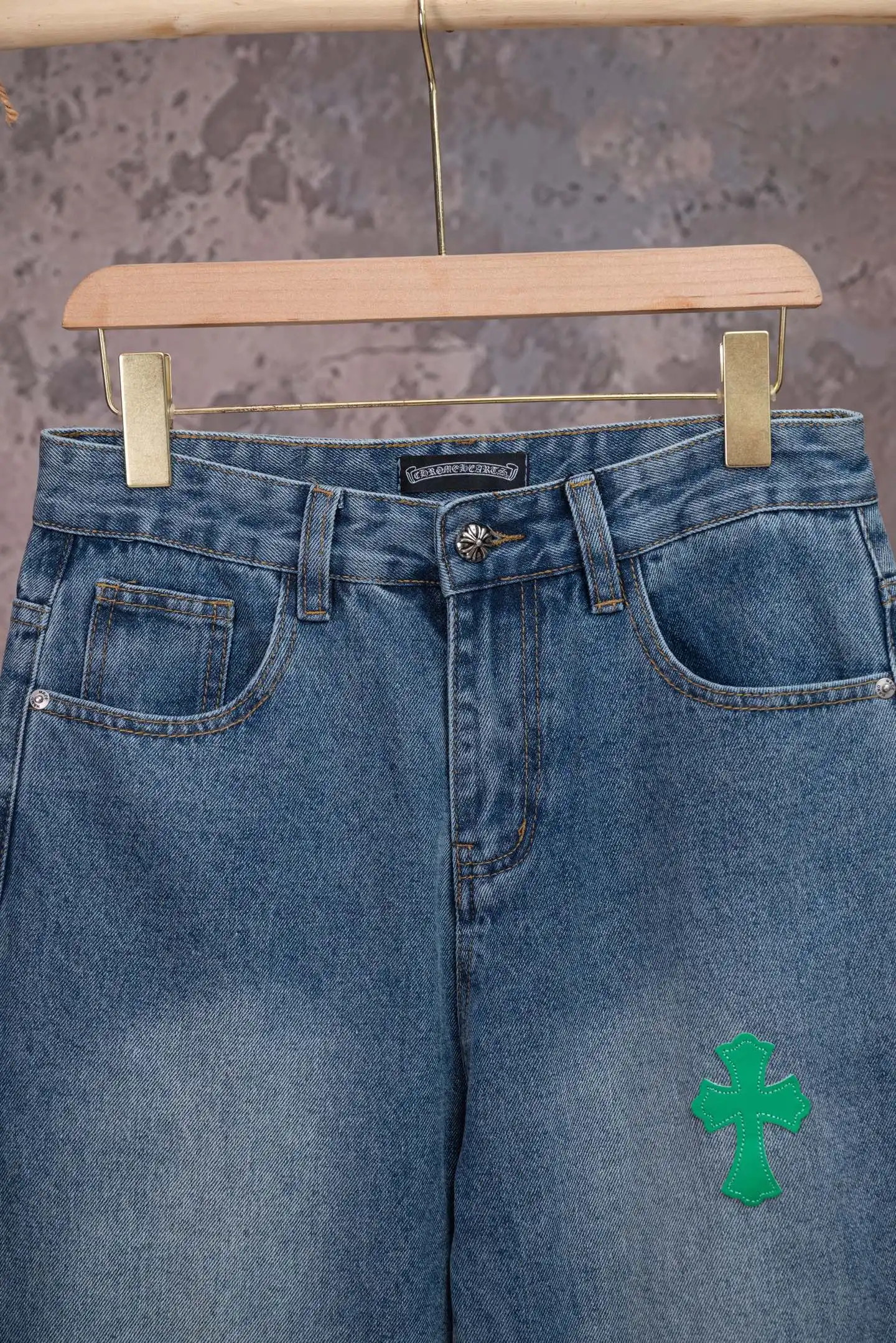 Cross-Patch Straight-Leg Jeans D18021077 — view 3
