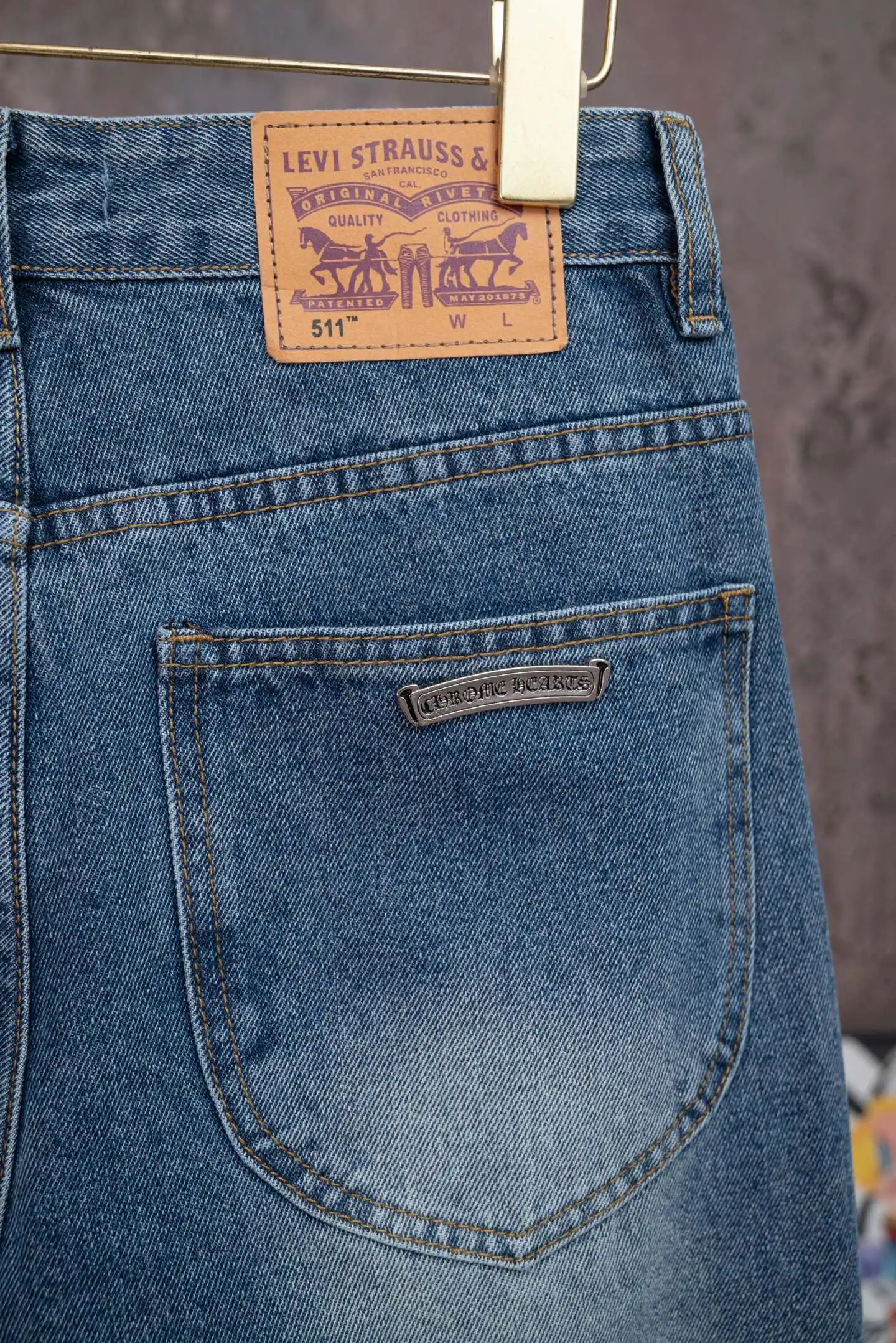 Cross Patch Straight-Leg Jeans D18021075 — view 6