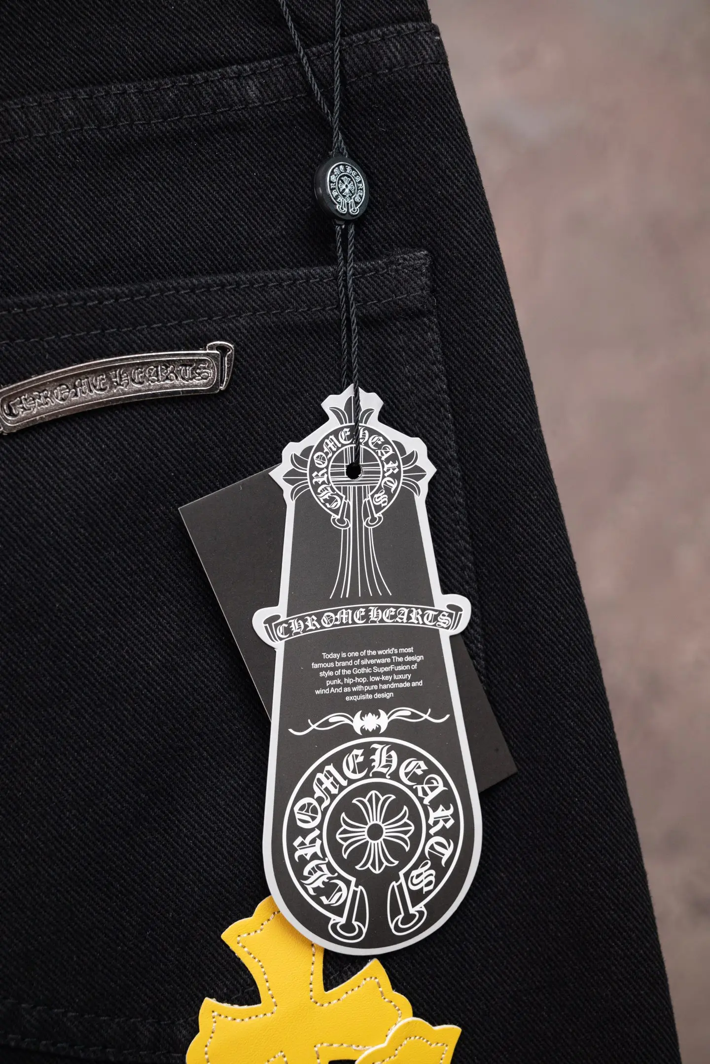 Cross Patch Straight-Leg Jeans D18021073 — view 8