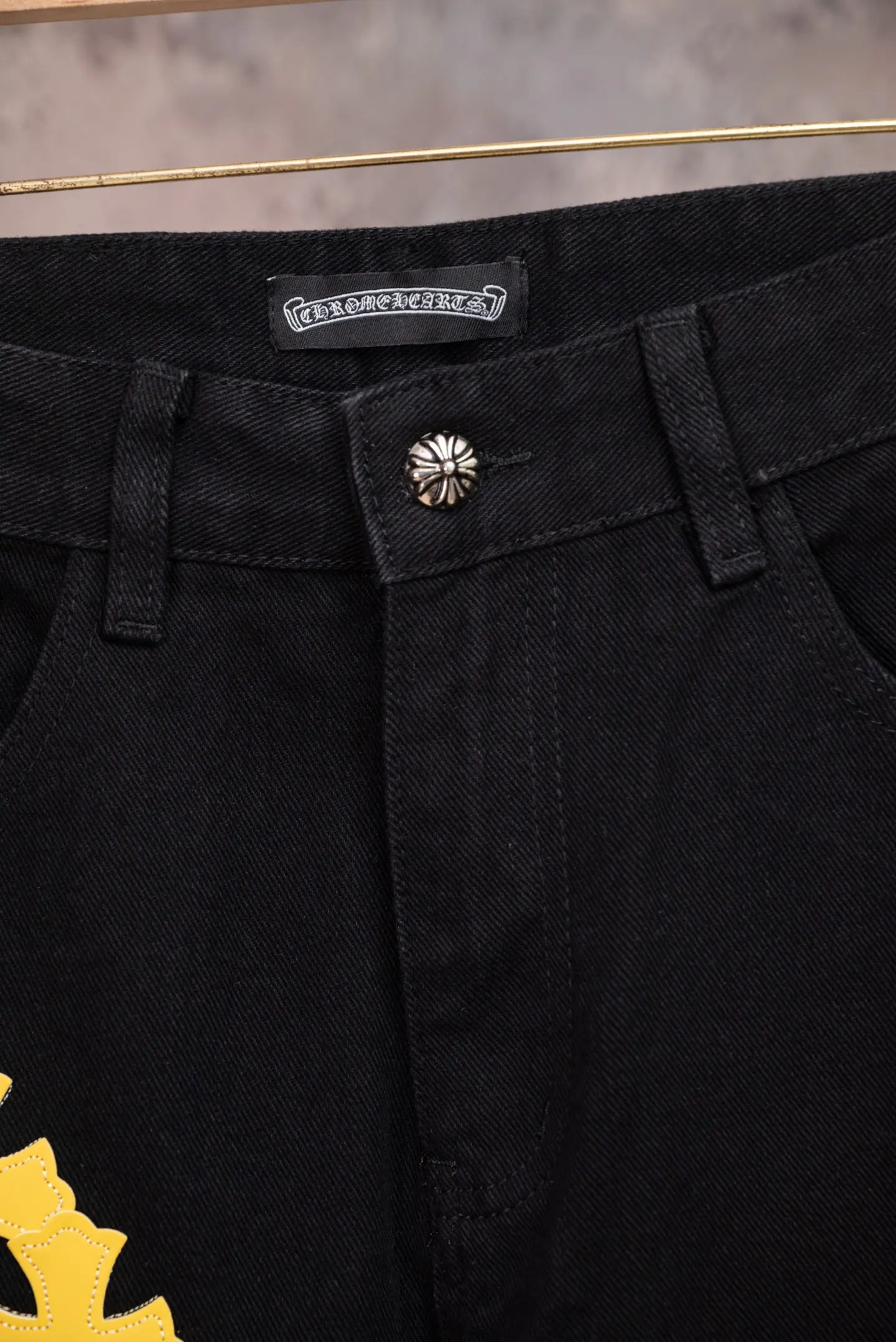 Cross Patch Straight-Leg Jeans D18021073 — view 10