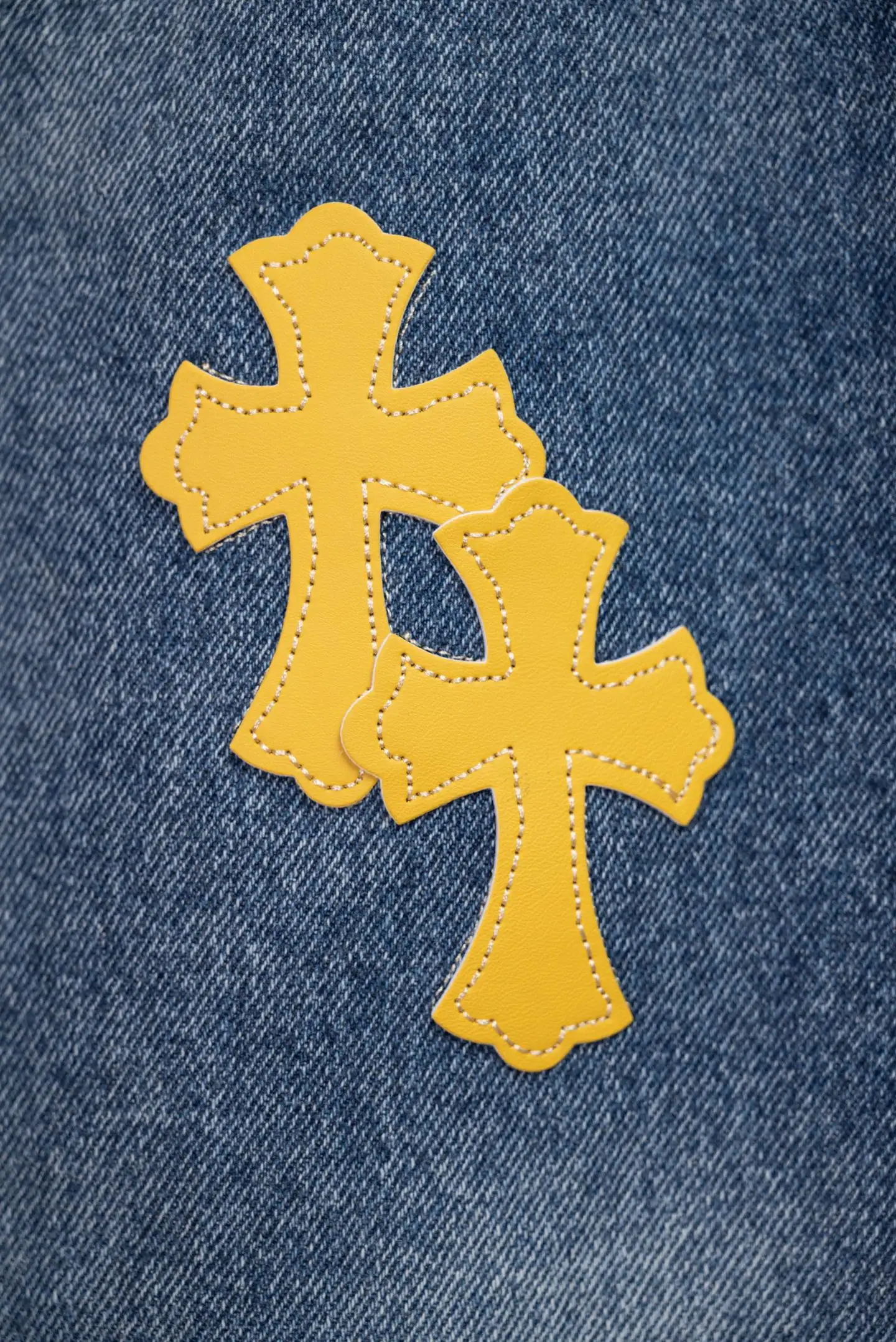 Cross Patch Straight-Leg Jeans D18021072 — view 7