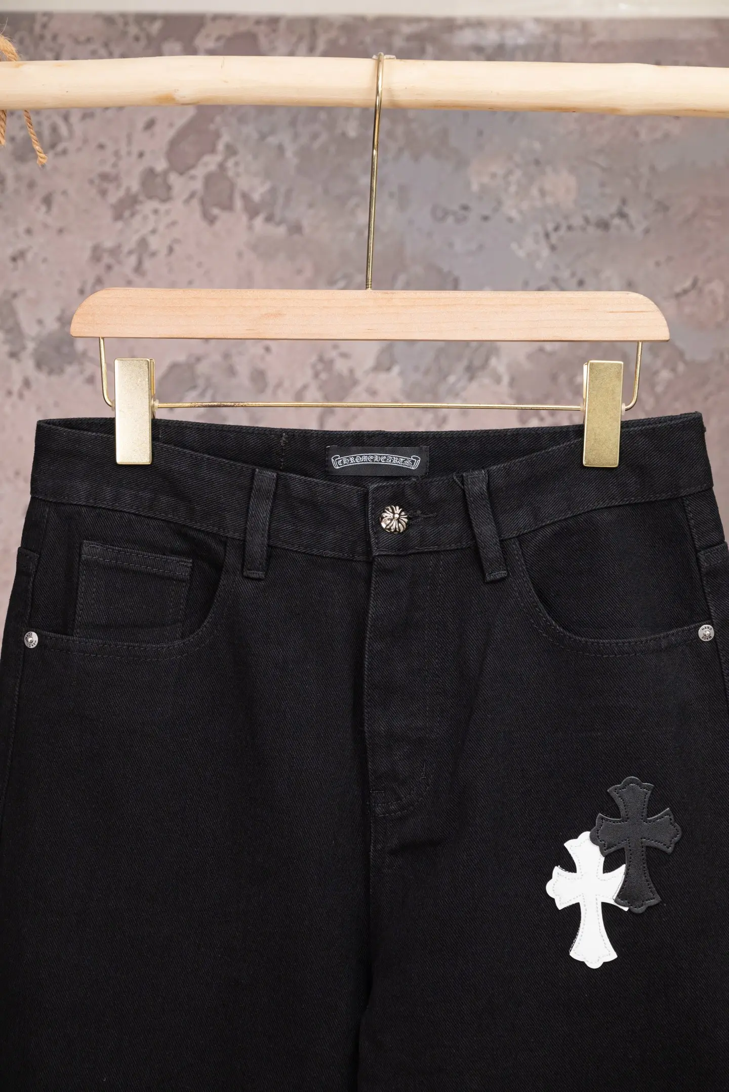 Cross-Patch Straight-Leg Jeans D18021070 — view 3