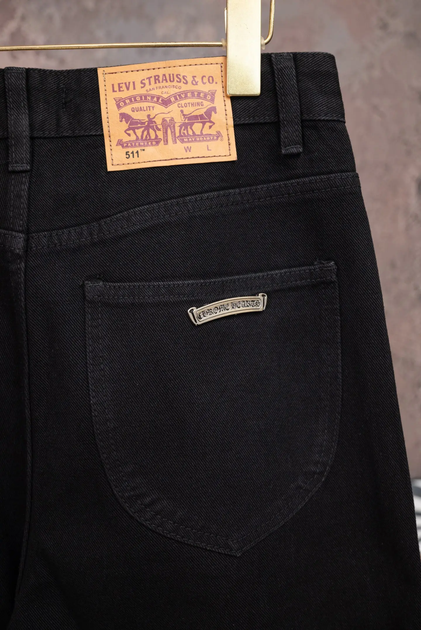 Cross-Patch Straight-Leg Jeans D18021070 — view 6