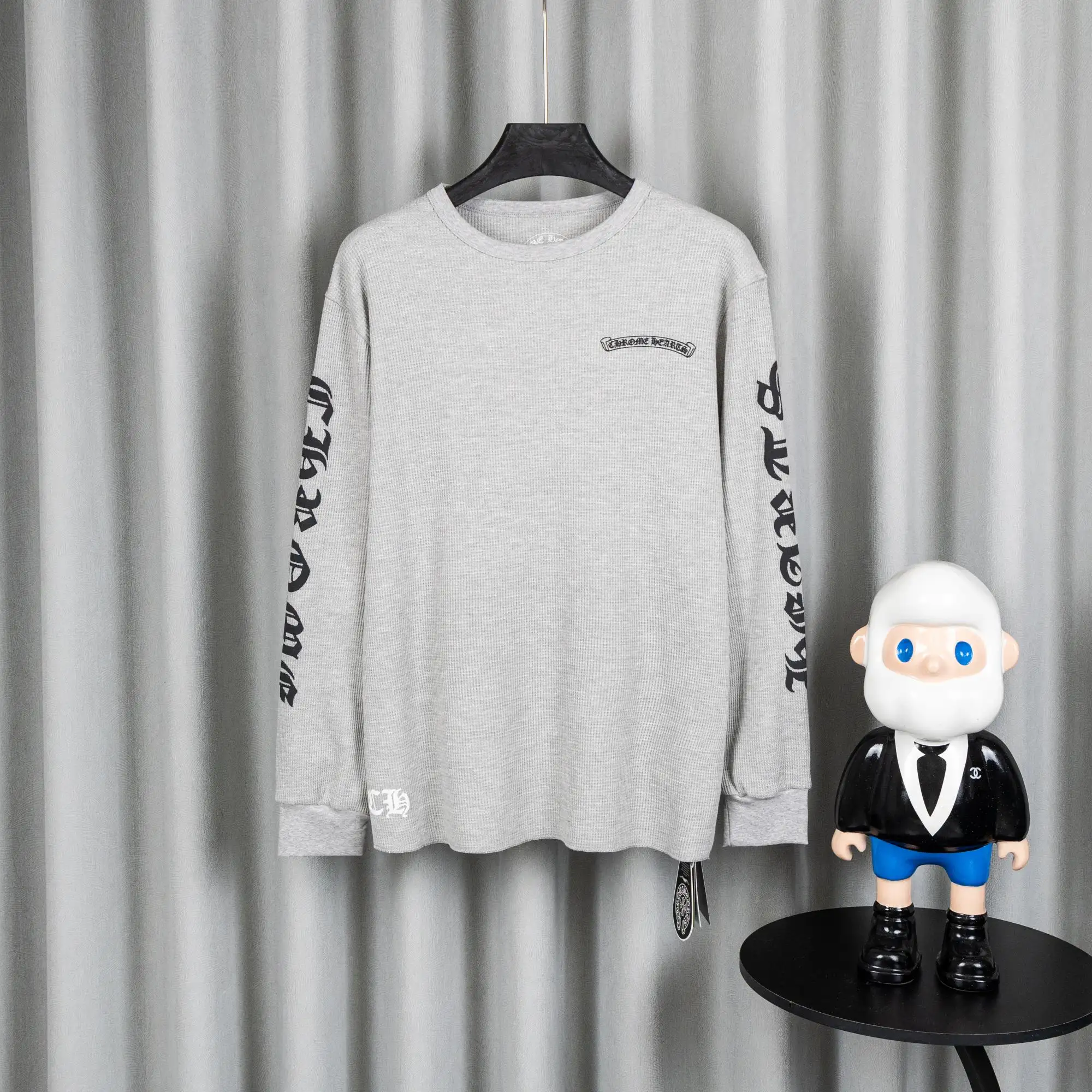 Logo-Print Waffle-Knit Long-Sleeved T-Shirt D19021042