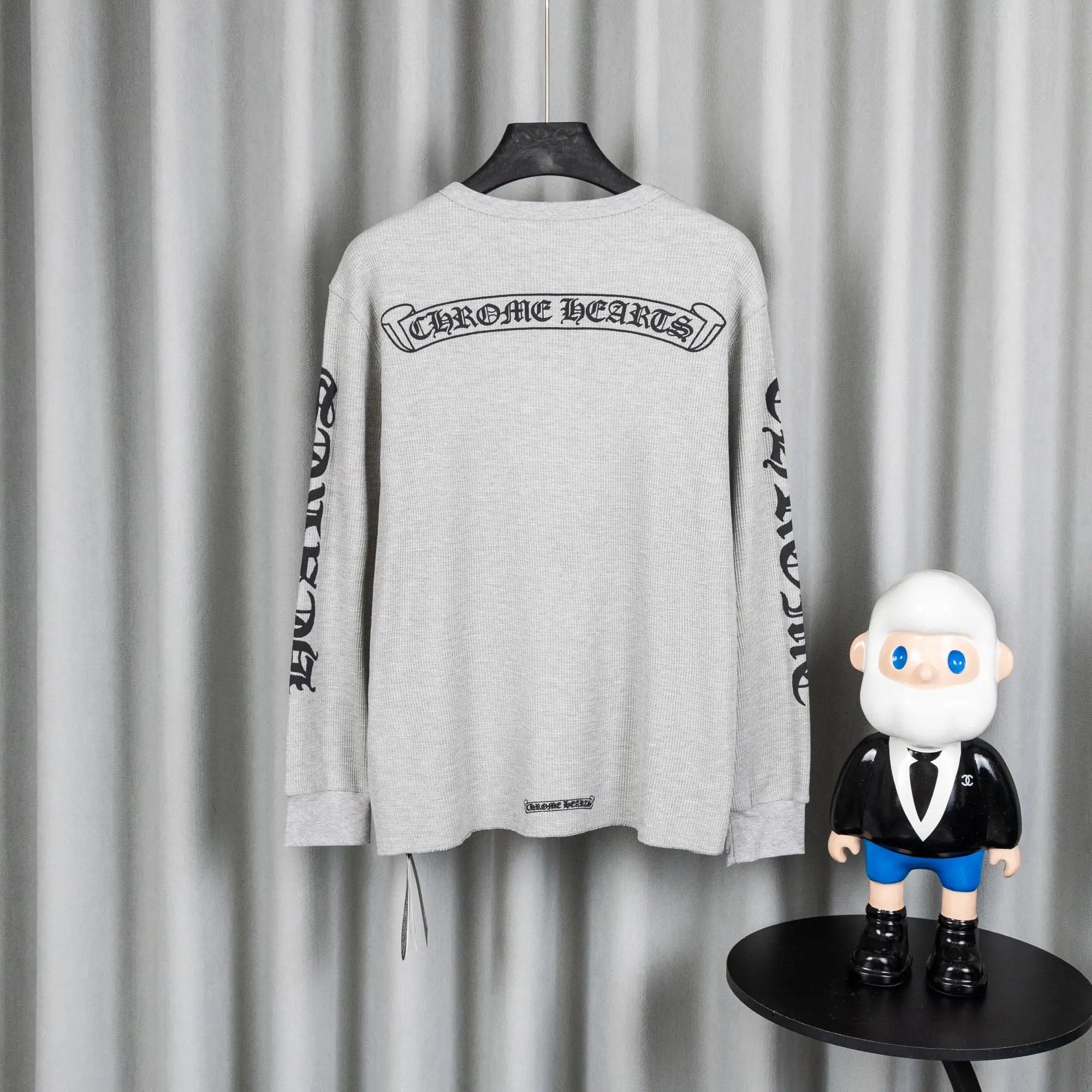 Logo-Print Waffle-Knit Long-Sleeved T-Shirt D19021042 — view 2