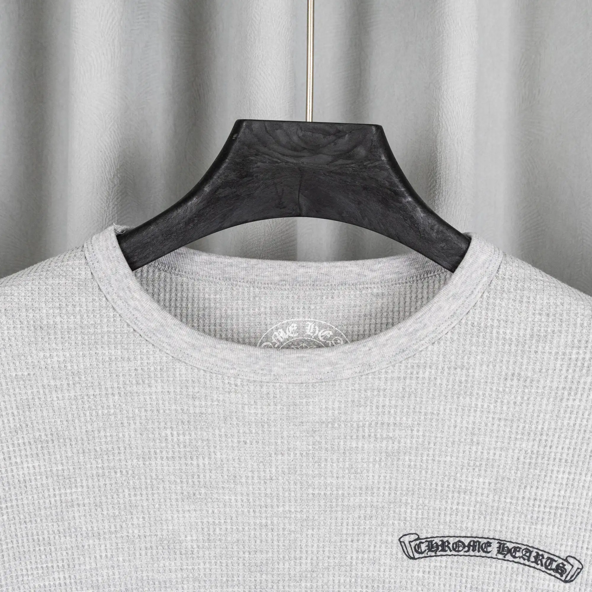 Logo-Print Waffle-Knit Long-Sleeved T-Shirt D19021042 — view 5