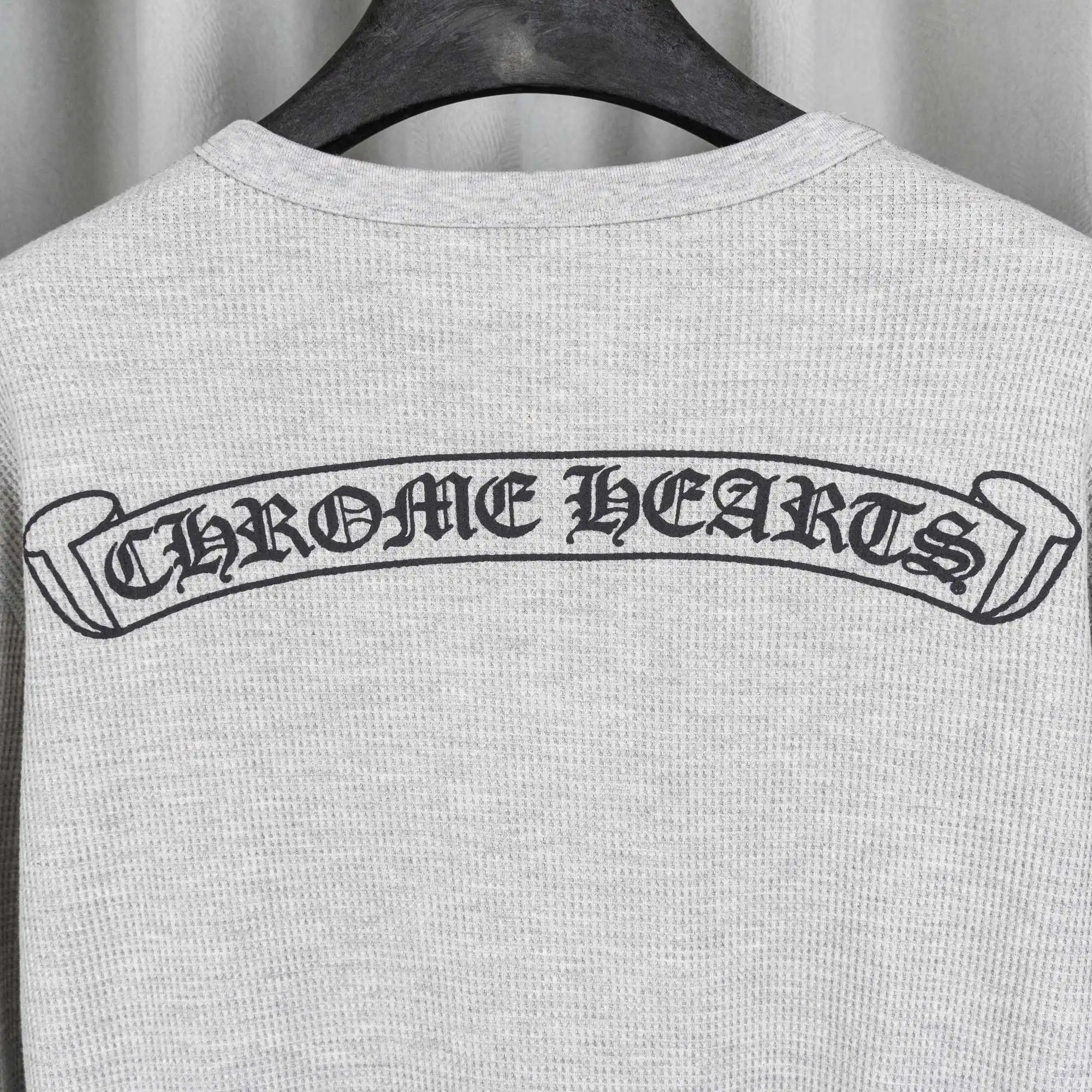 Logo-Print Waffle-Knit Long-Sleeved T-Shirt D19021042 — view 7