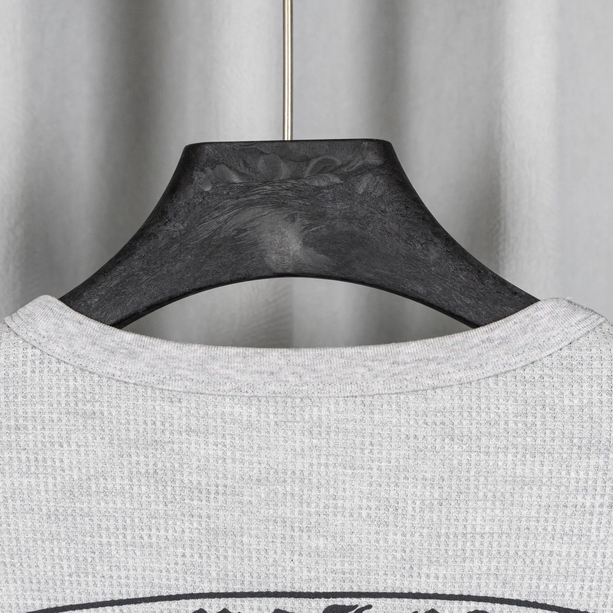 Logo-Print Waffle-Knit Long-Sleeved T-Shirt D19021042 — view 9
