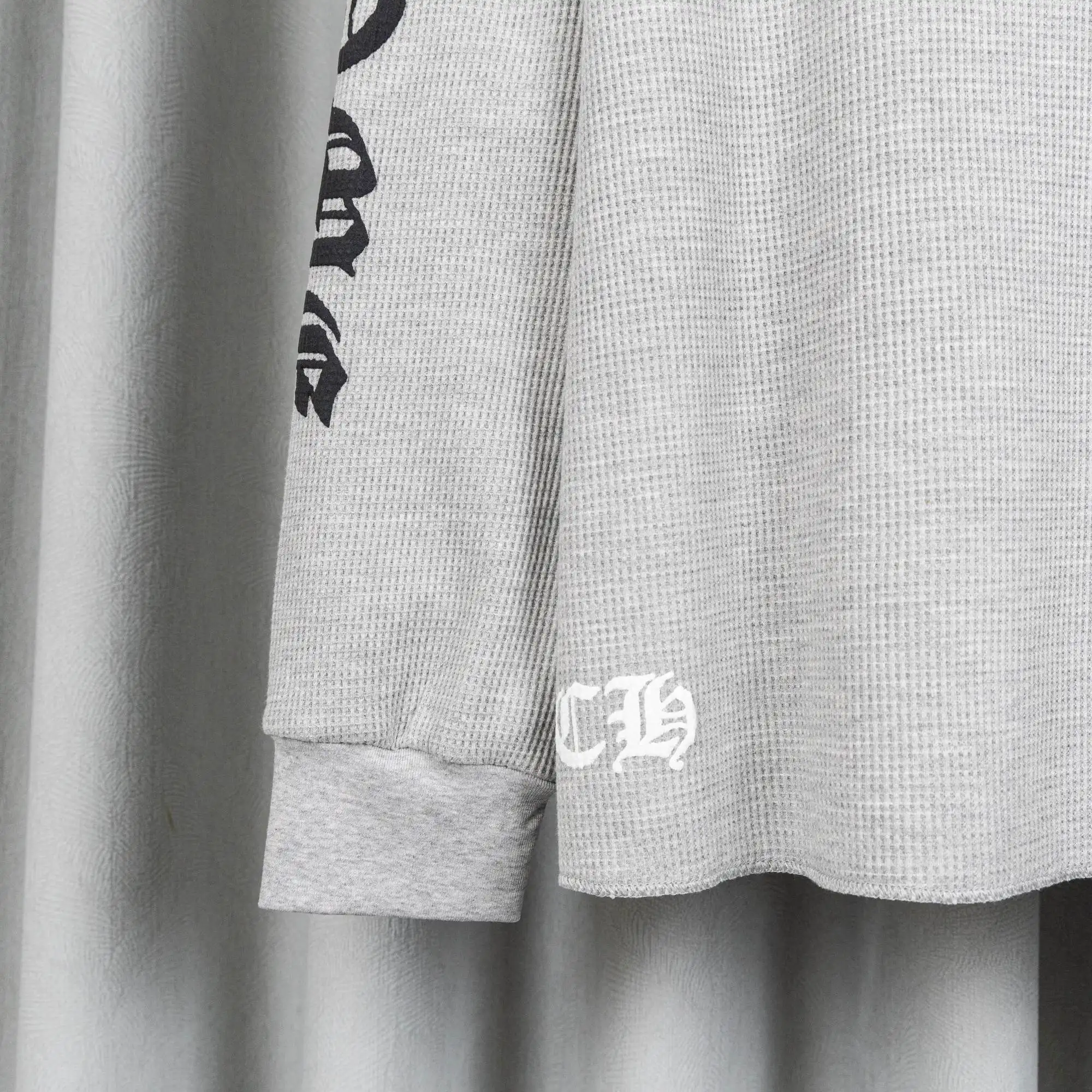 Logo-Print Waffle-Knit Long-Sleeved T-Shirt D19021042 — view 14