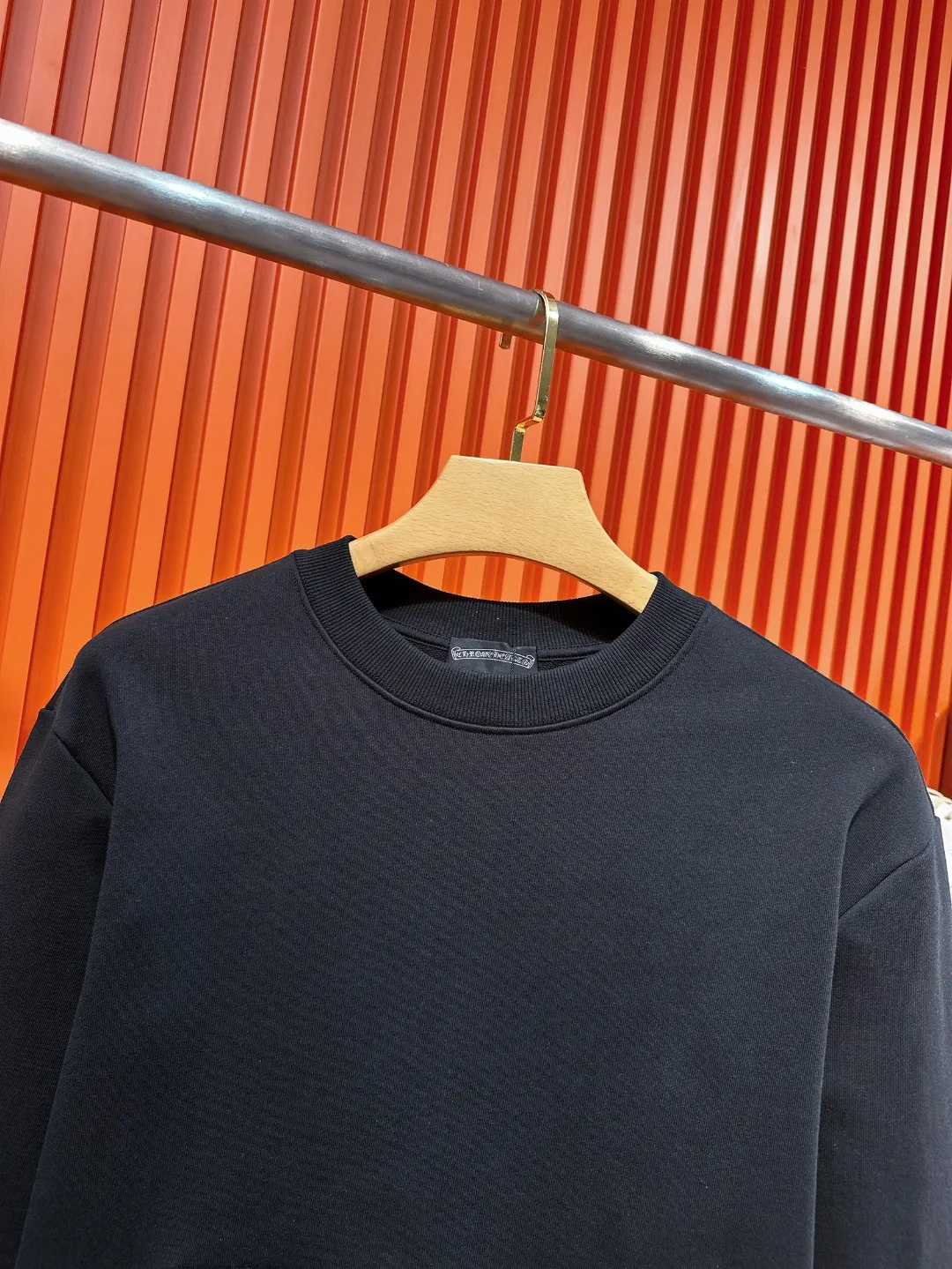 Leather Cross Patch Crew-Neck Sweatshirt D19520993 — view 4